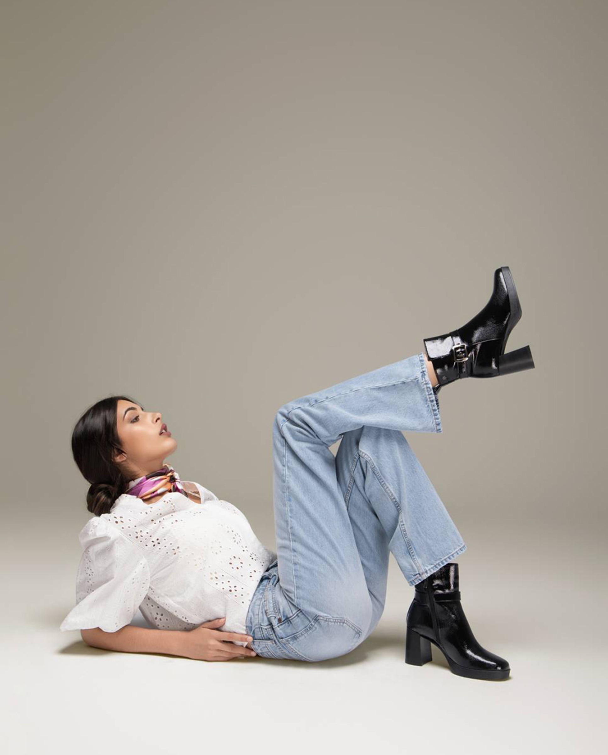 Botins em Pele Cinzento-5