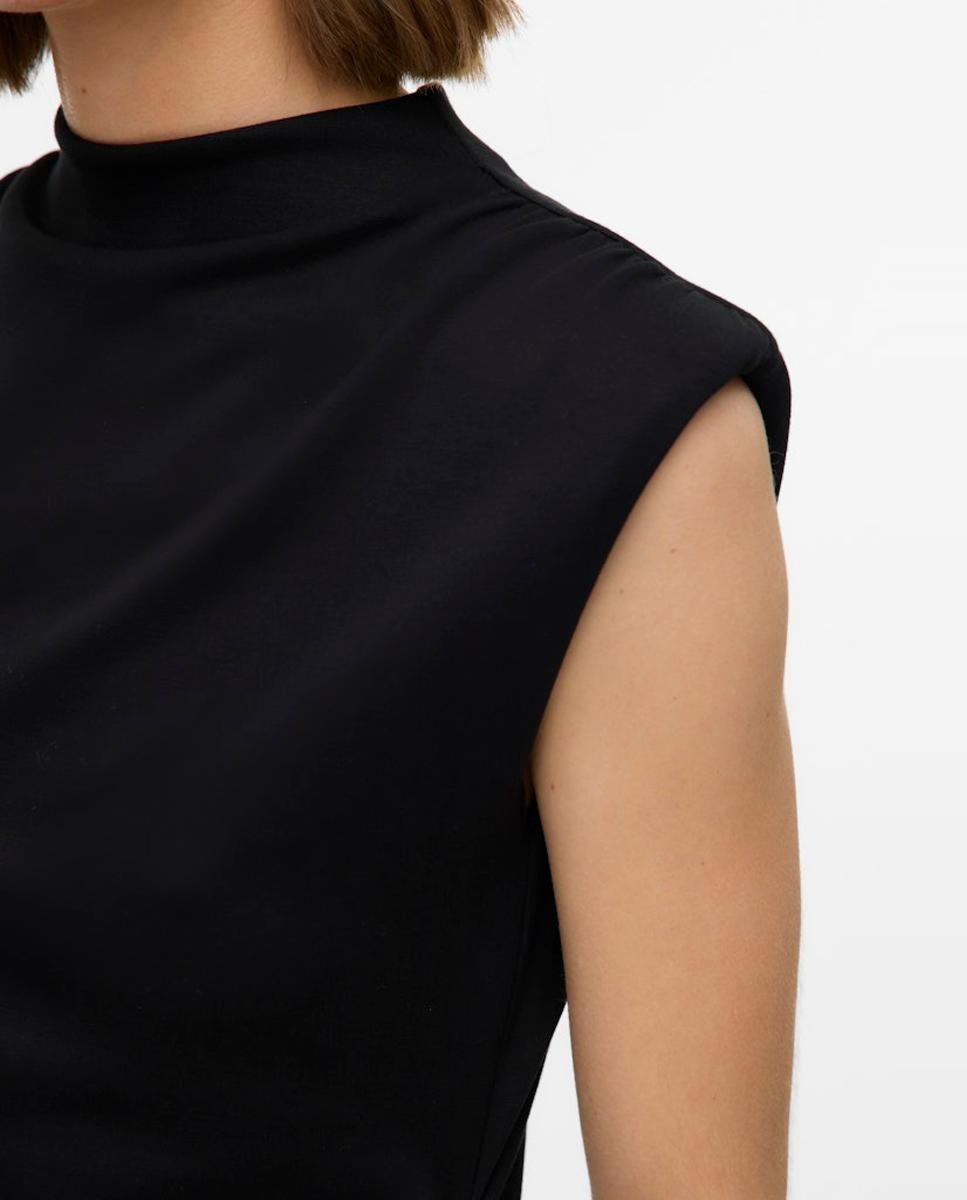 Vestido Curto com Meia Gola Preto-3
