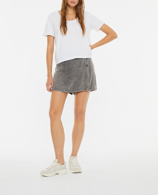 Imagen 0 de Short  falda pareo de mujer tinte efecto desgastado