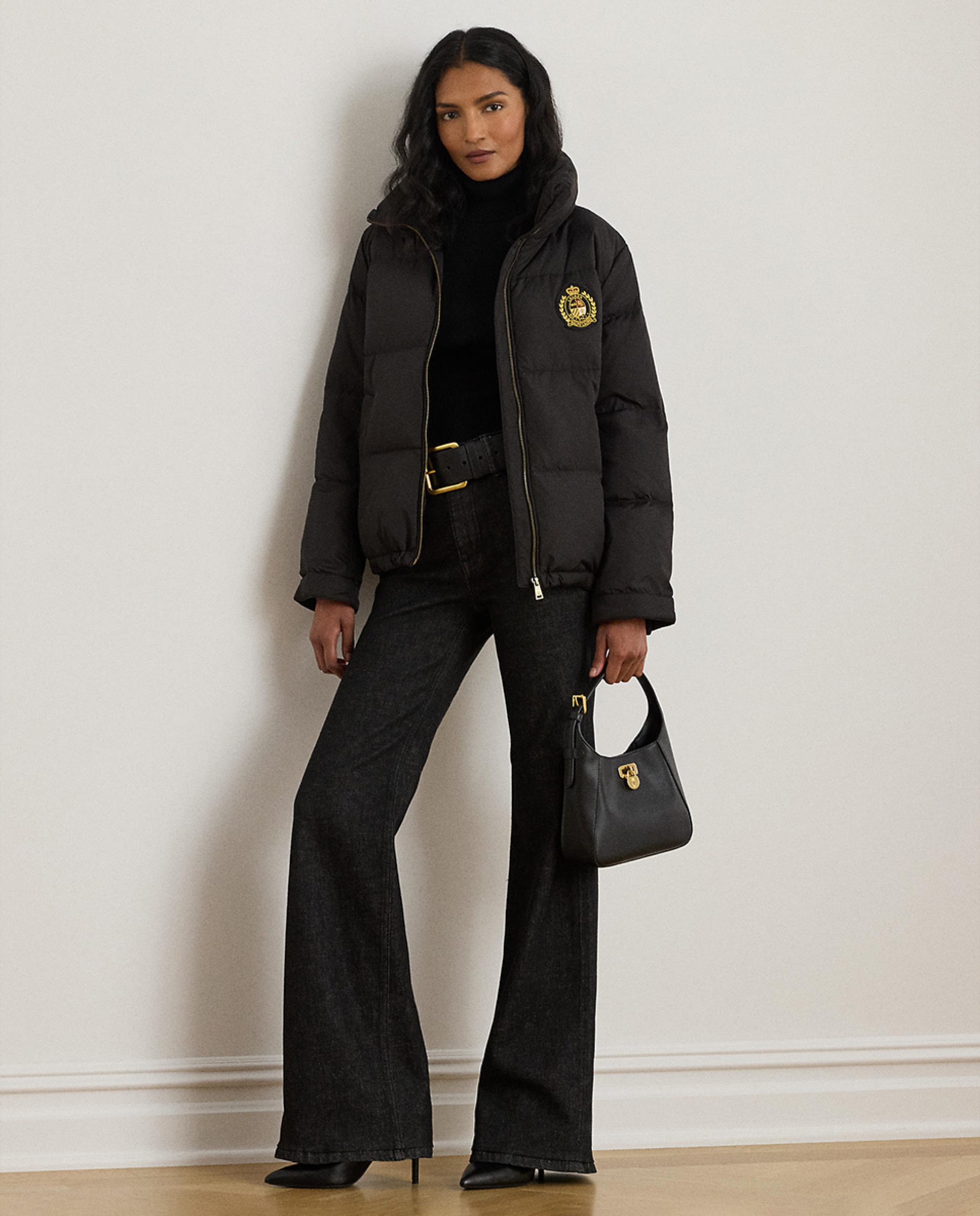 Blusão Acolchoado Curto com Gola Alta Preto-7