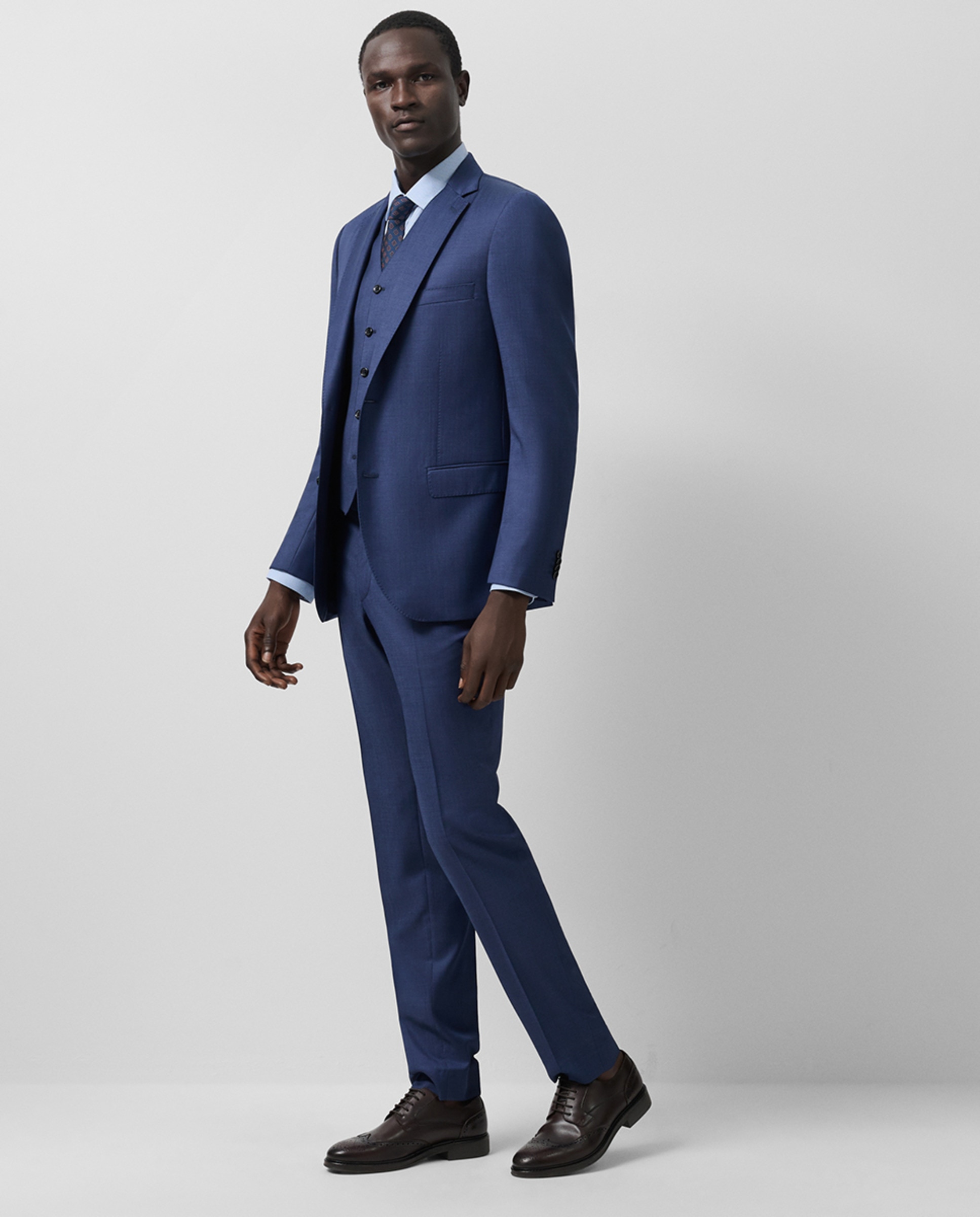 Traje de hombre slim fit half canvas falso liso · Roberto Verino