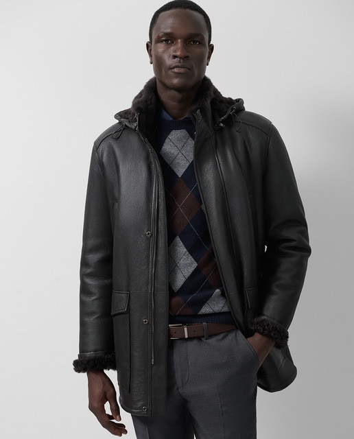 Imagem 0 de Casacão em Pele com Dupla Face