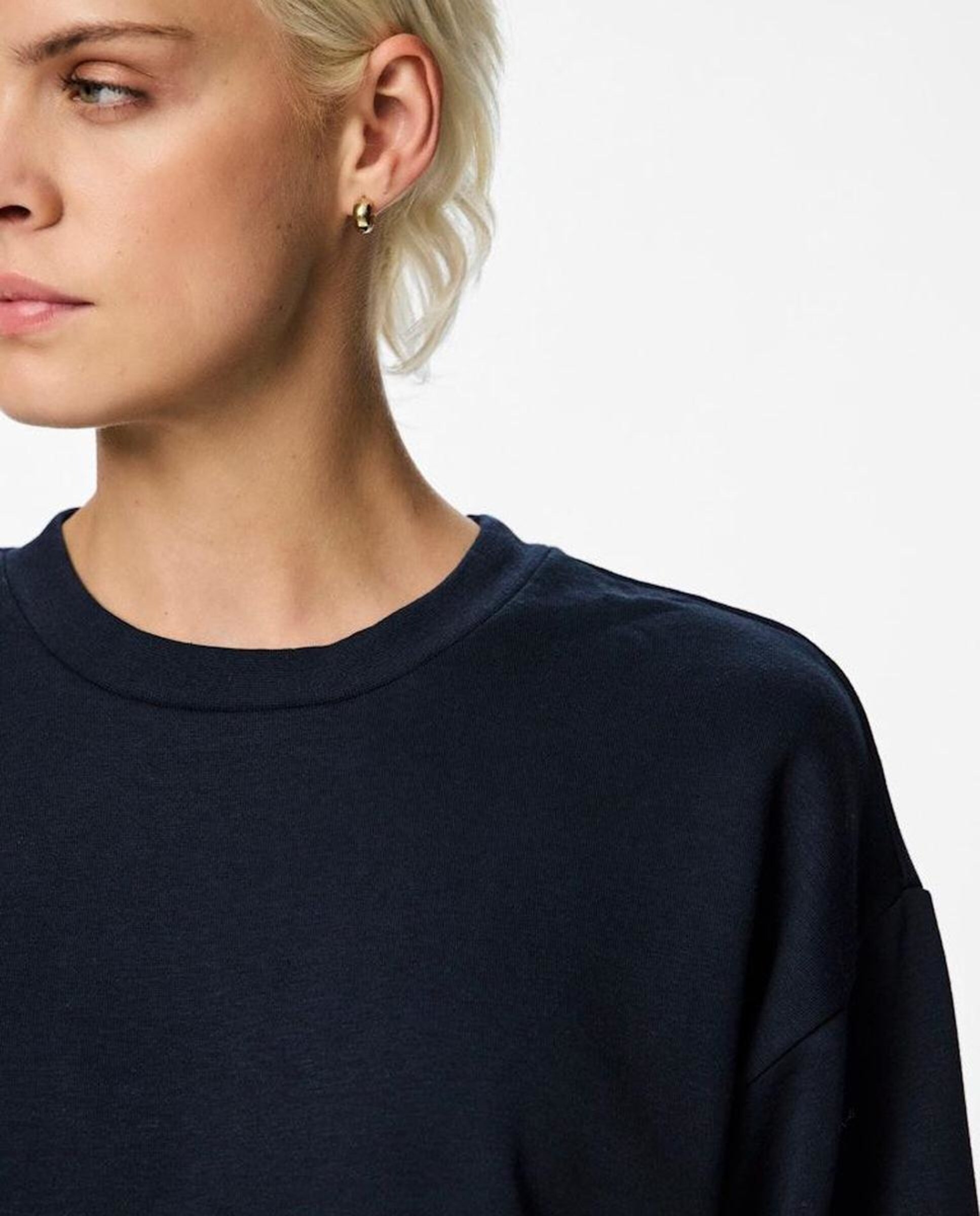Sweatshirt Lisa com Decote Redondo Azul-marinho-4