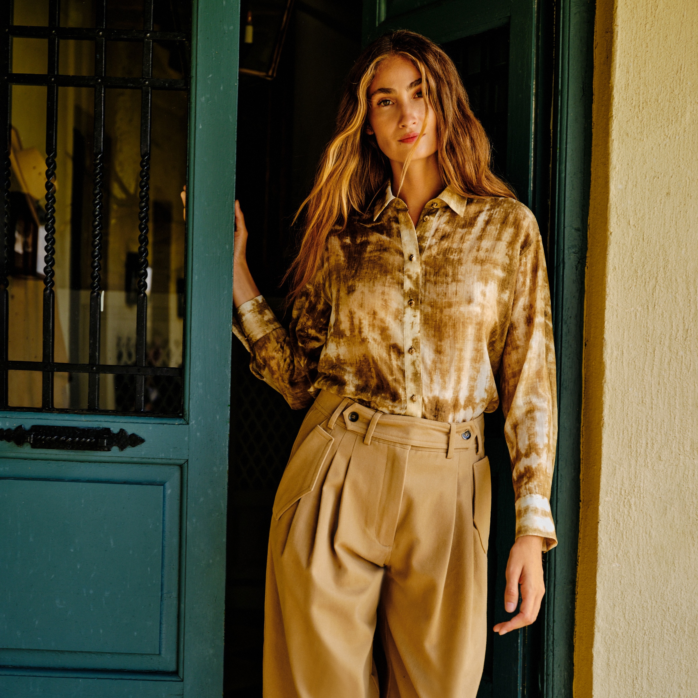 Imagen 1 de Camisa de mujer Beige
