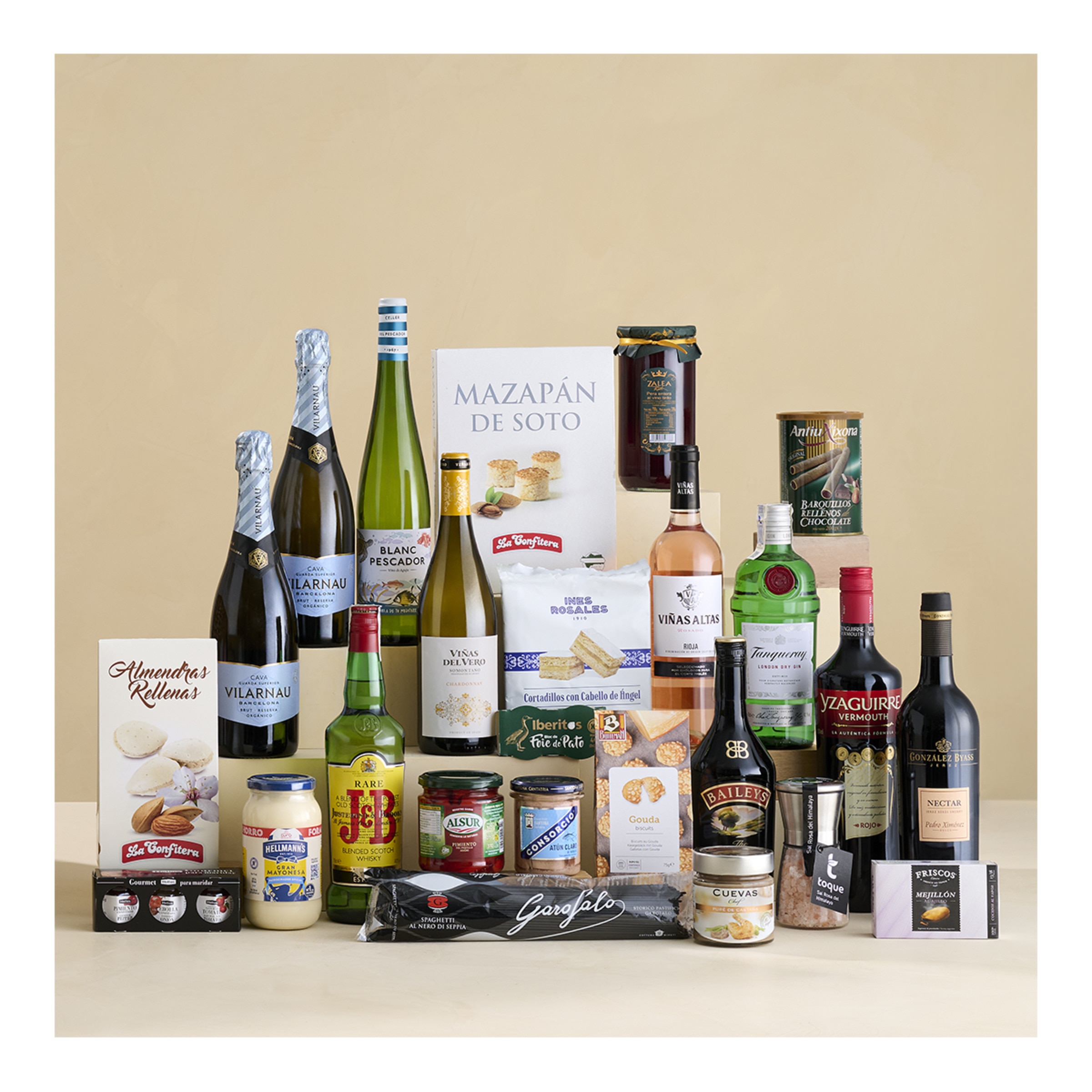 Cesta de mimbre 9 con jamón cebo 50% raza ibérica Julián Martín 3