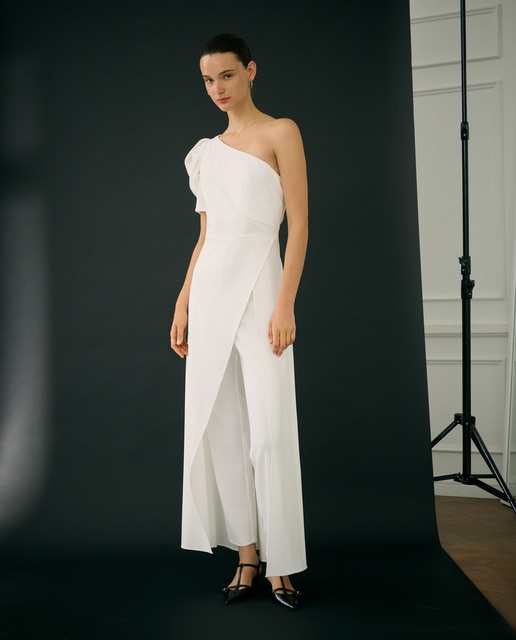 Imagen 0 de Mono asimétrico con manga fruncida