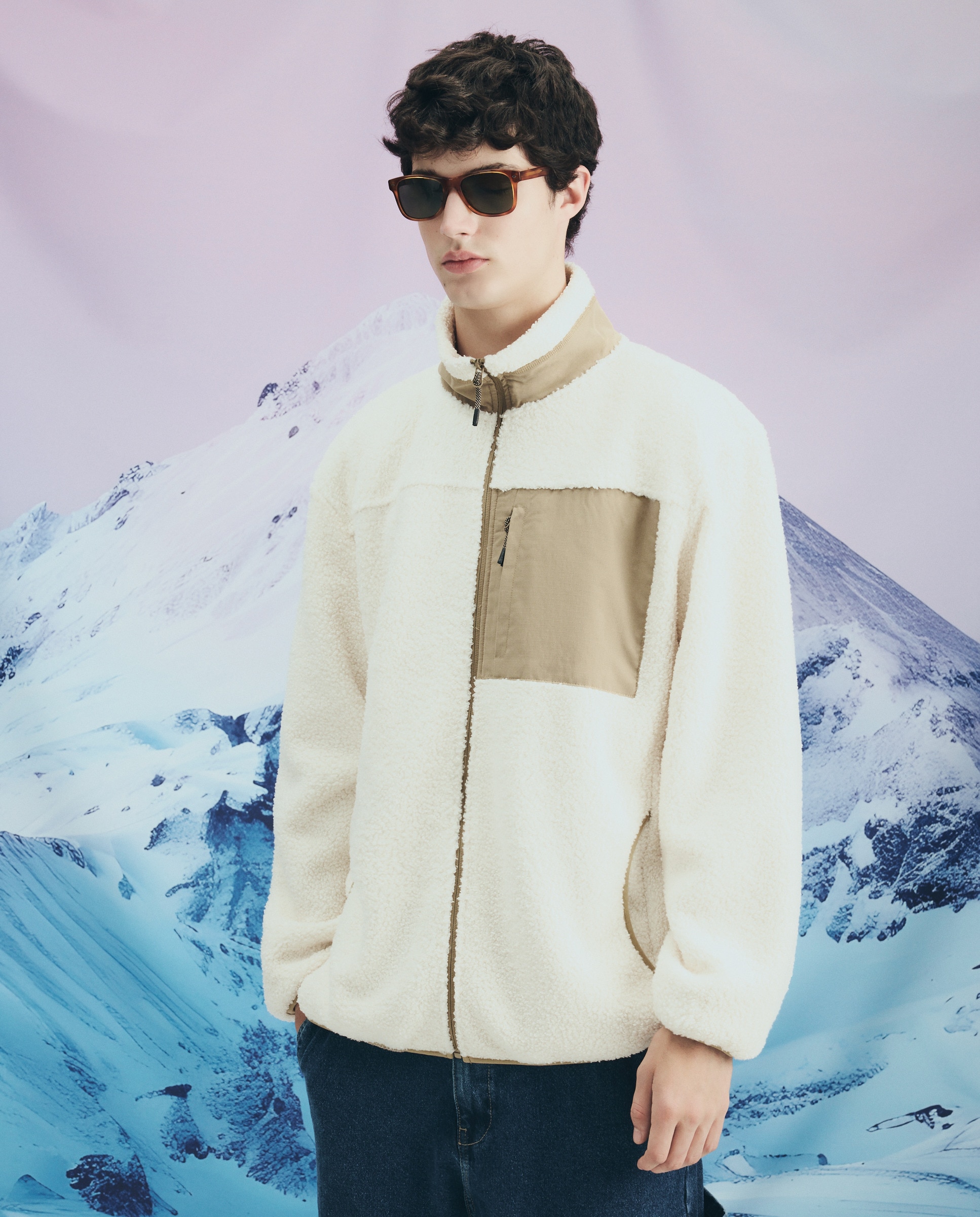 Blusão com Bolso e em Pelo de Borrego e Nylon Branco-2