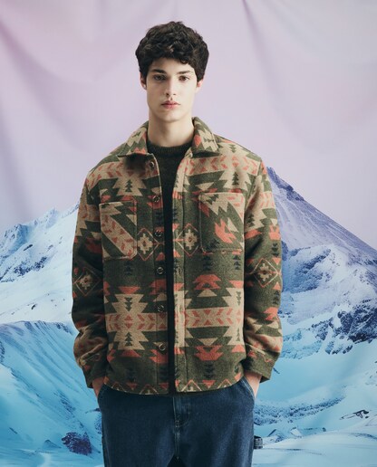 Imagen 0 de Sobrecamisa de hombre estampada con forro borrego