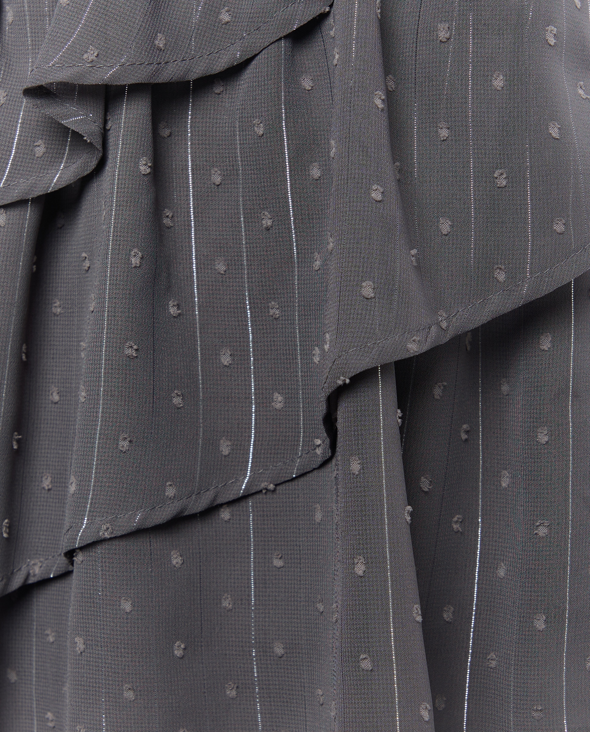 Saia Curta com Folho e Plumetti Cinzento-5