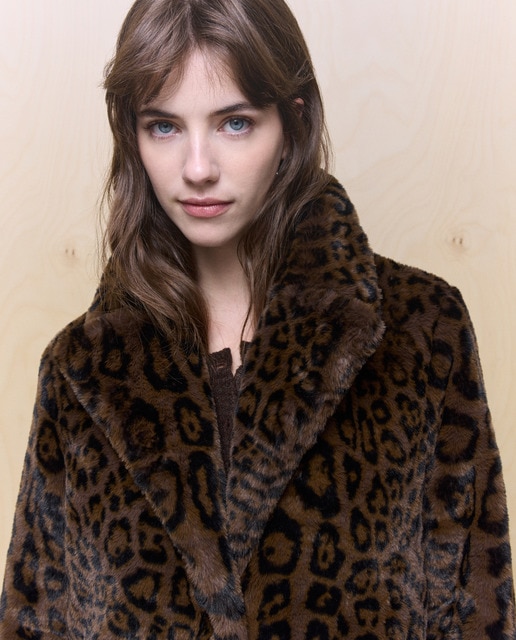 Imagem 0 de Casacão de Pelo Liso