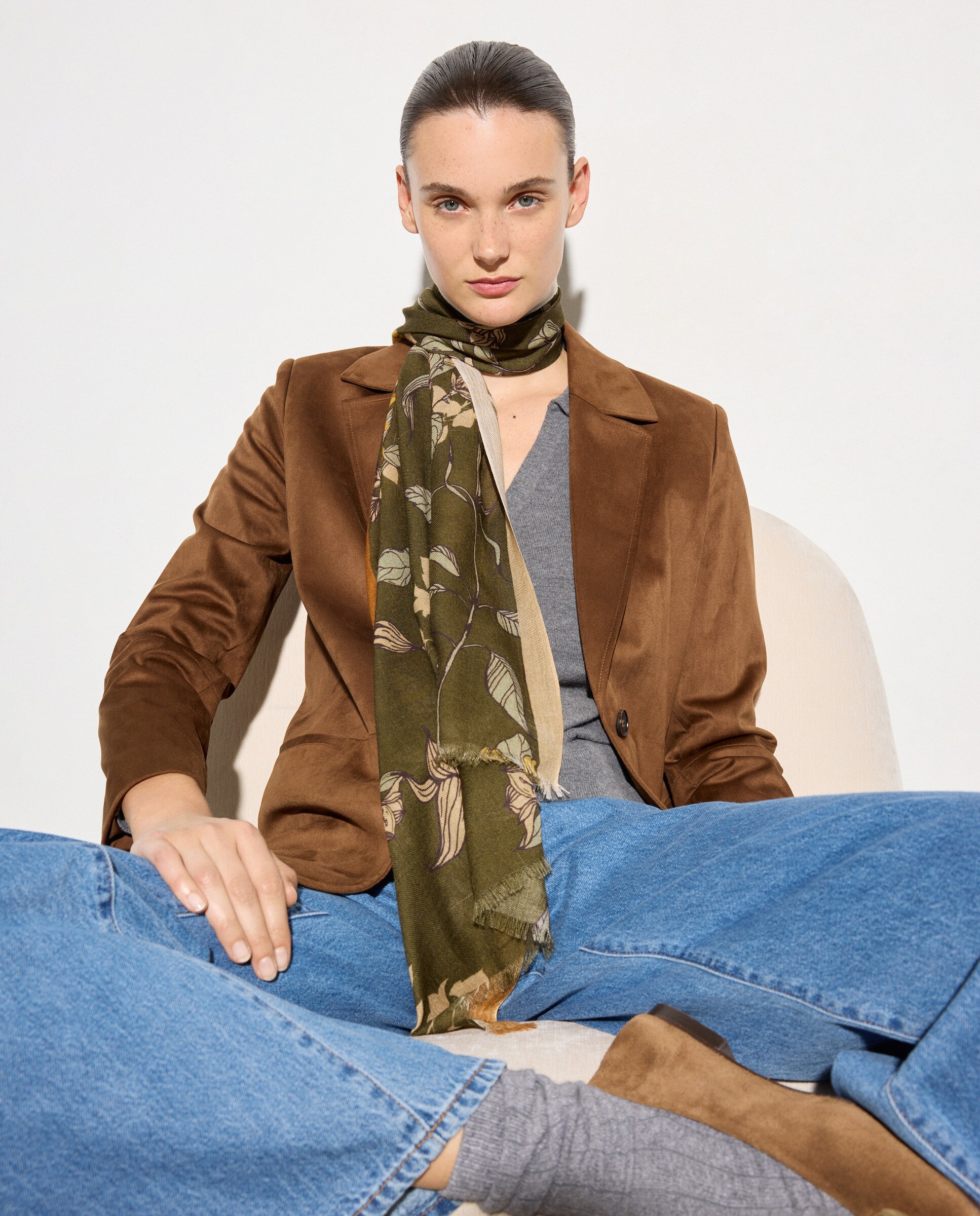 Écharpe de Lã Modal com Estampado Floral 520 Caqui-5