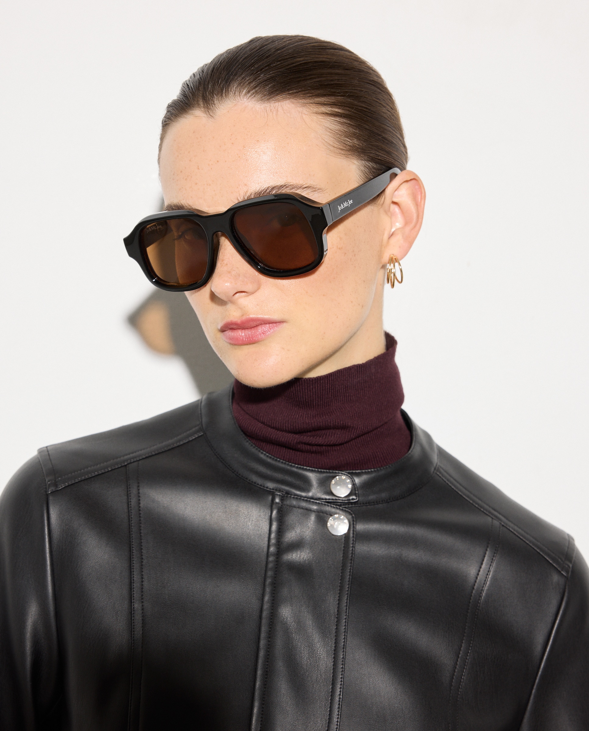 Blusão com Detalhes Dourados Preto-3