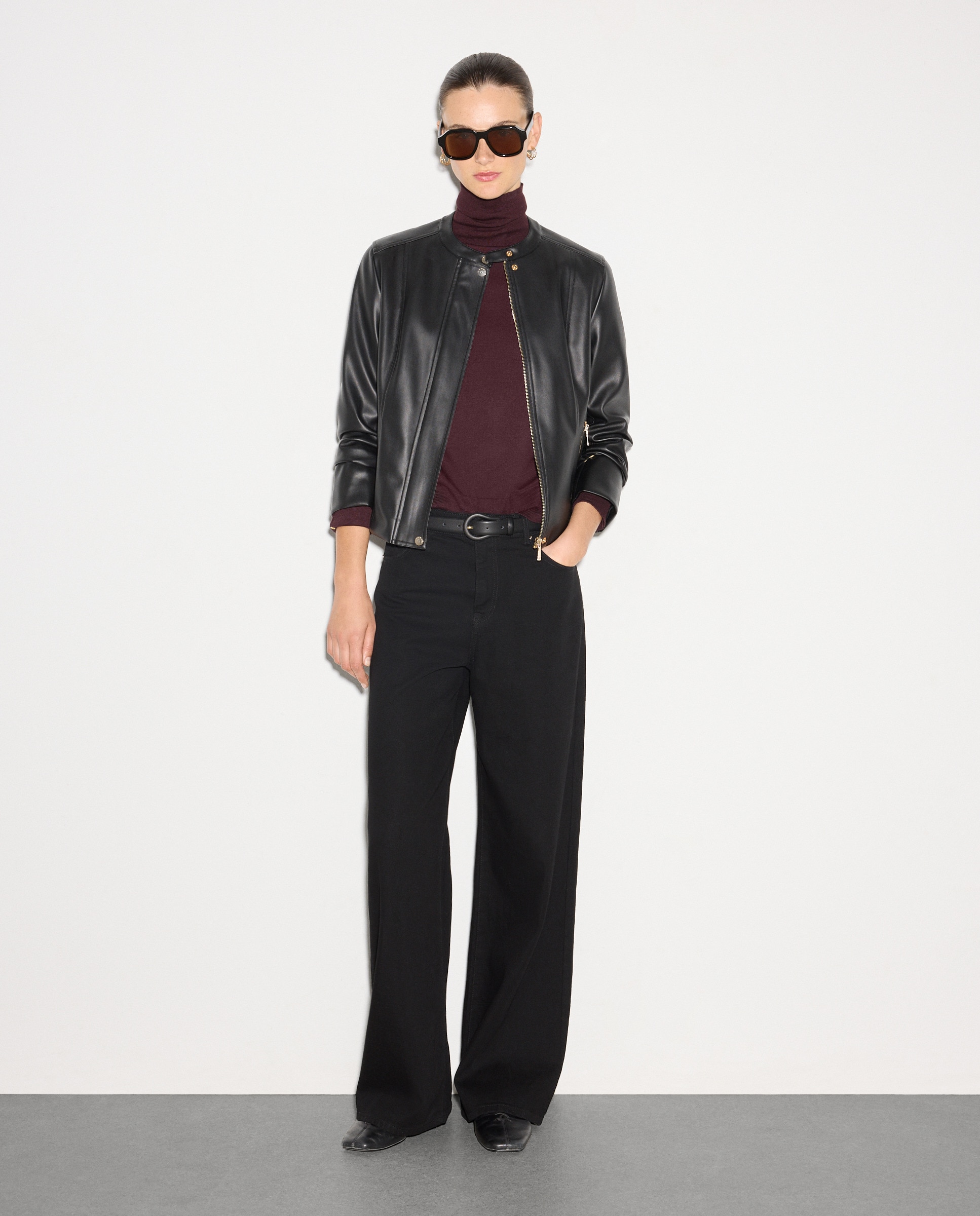 Blusão com Detalhes Dourados Preto-2