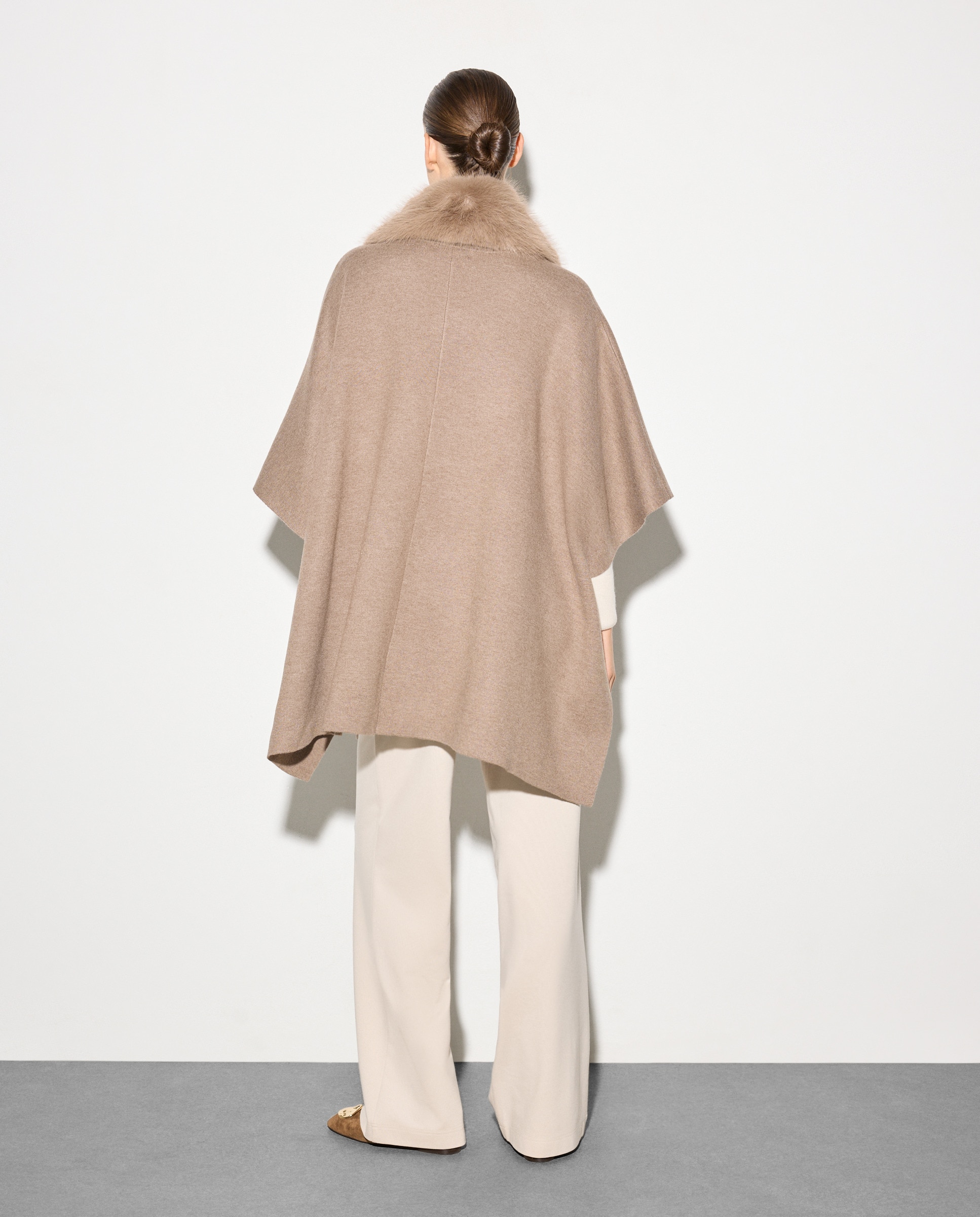 Capa Elaborada em Pelo Visom-Escuro-5