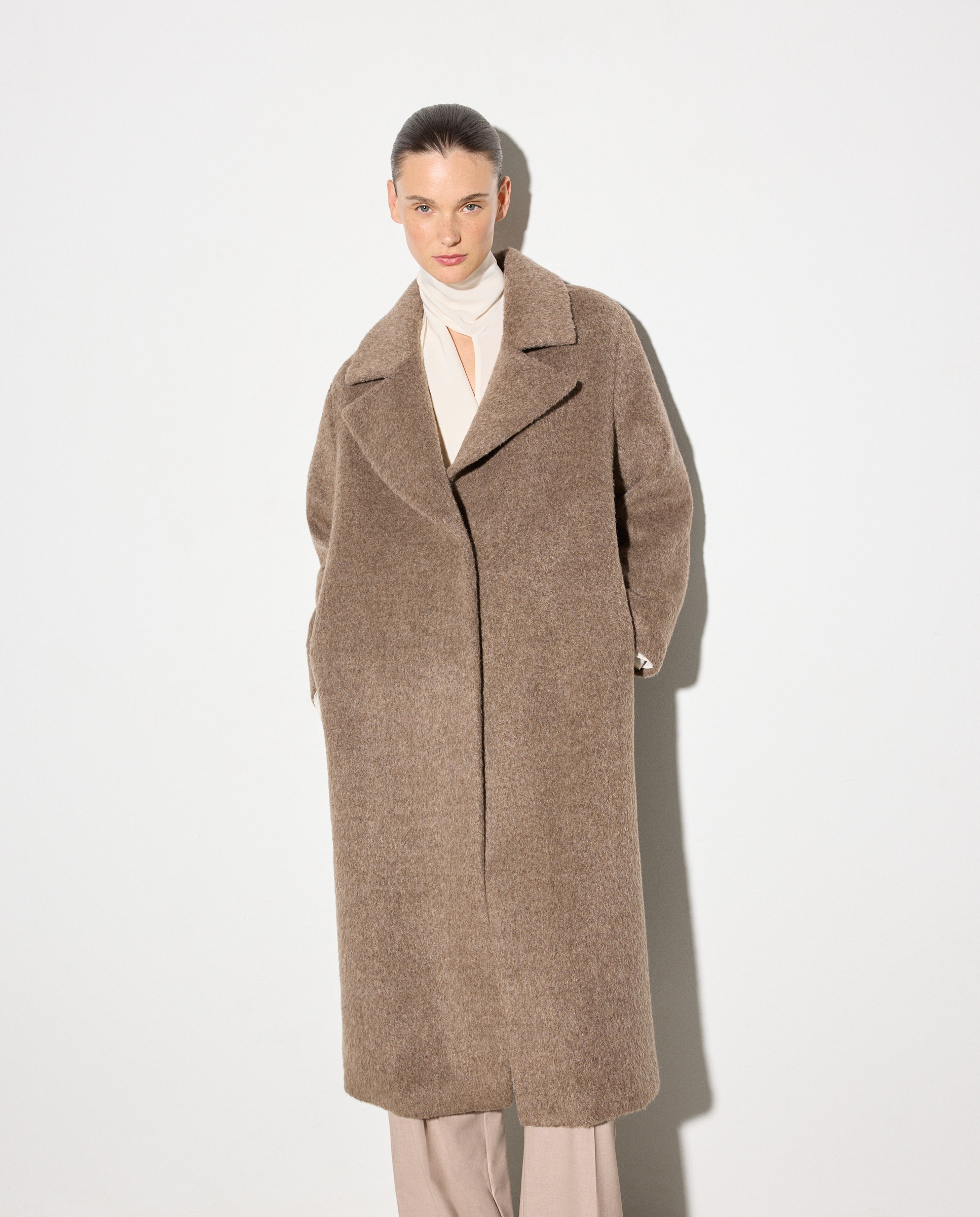 Sobretudo Comprido de Mohair Vison Claro-1