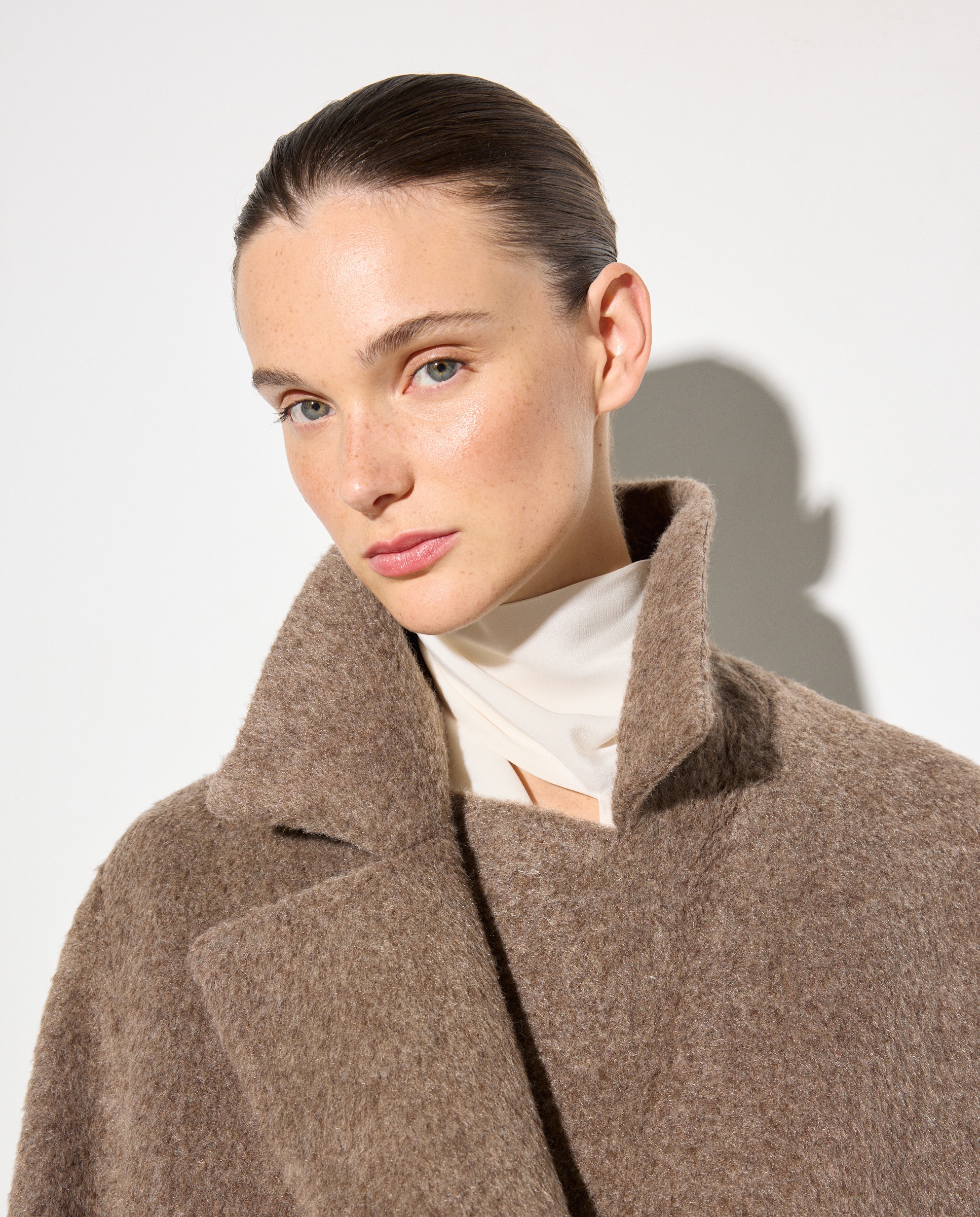 Sobretudo Comprido de Mohair Vison Claro-5