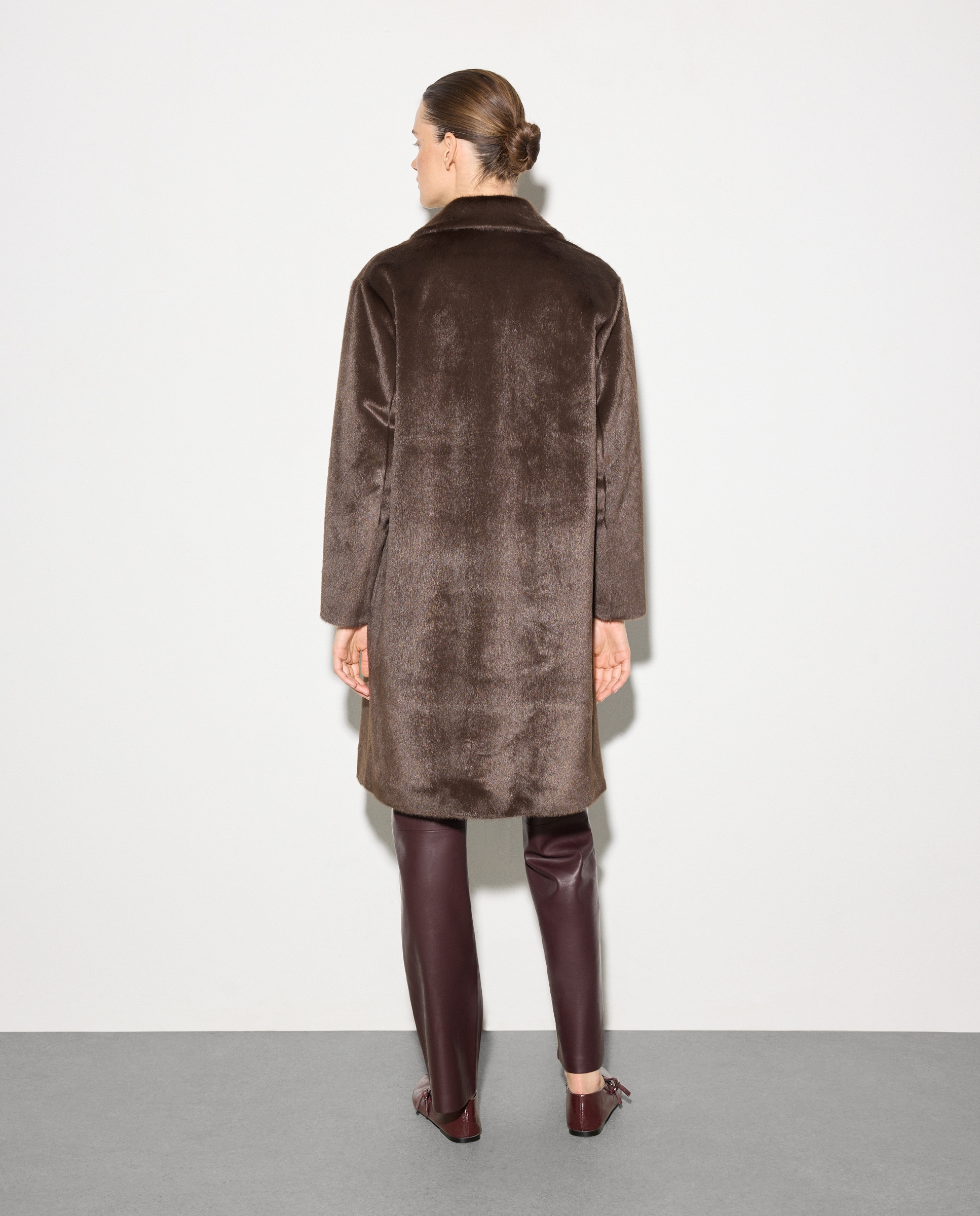 Sobretudo Liso Tipo Alfaiate com Pelo Chocolate-4