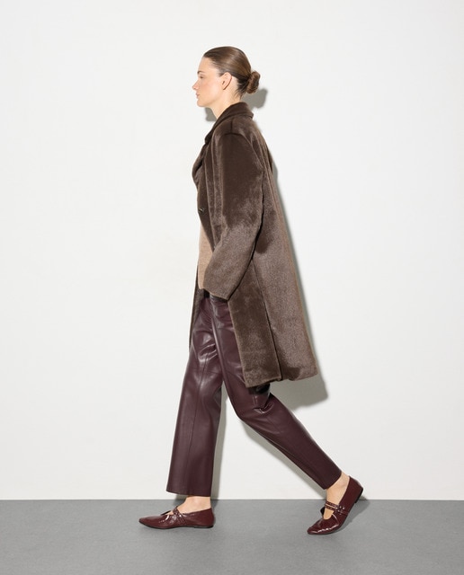 Imagem 0 de Sobretudo Liso Tipo Alfaiate com Pelo