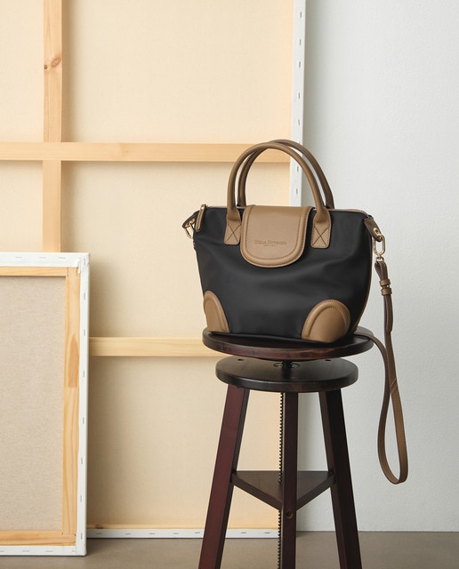 Imagem 0 de Mala a Tiracolo de Nylon e Pele