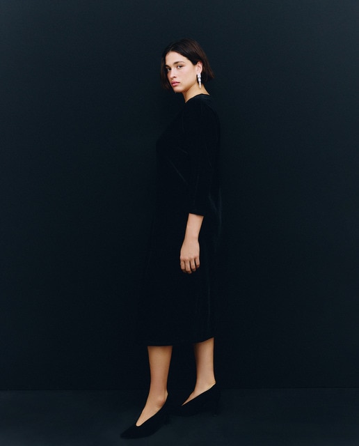 Imagen 0 de Vestido midi de terciopelo
