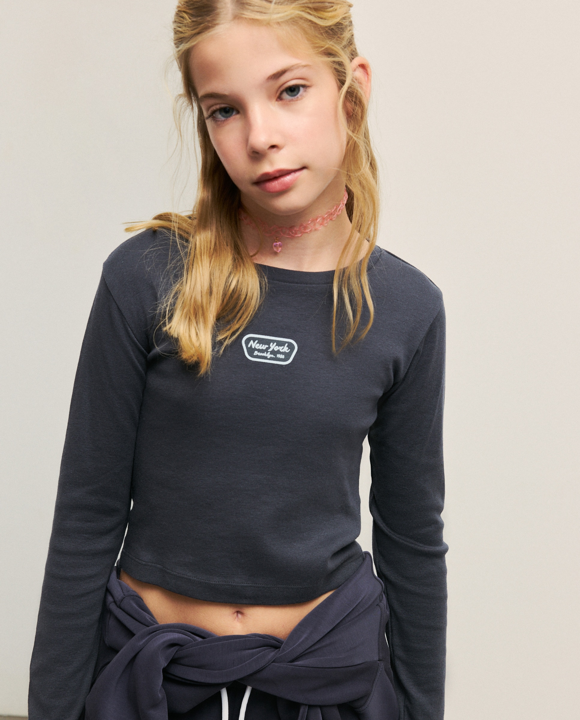 Camisola Cropped com Manga Comprida e Mini Estampado Preto-2