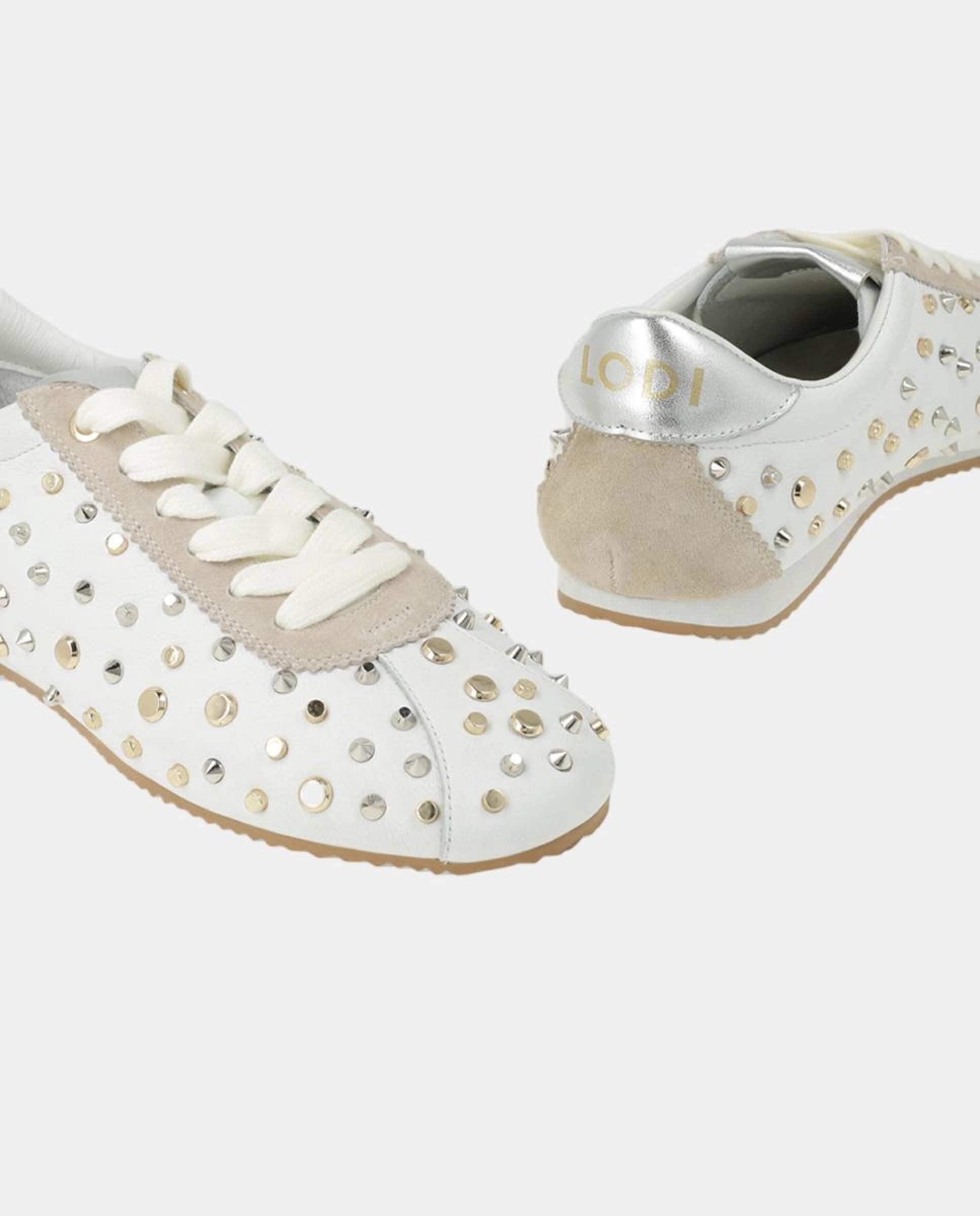 Sapatilhas em Pele com Tachas Metálicas - Branco Branco-3
