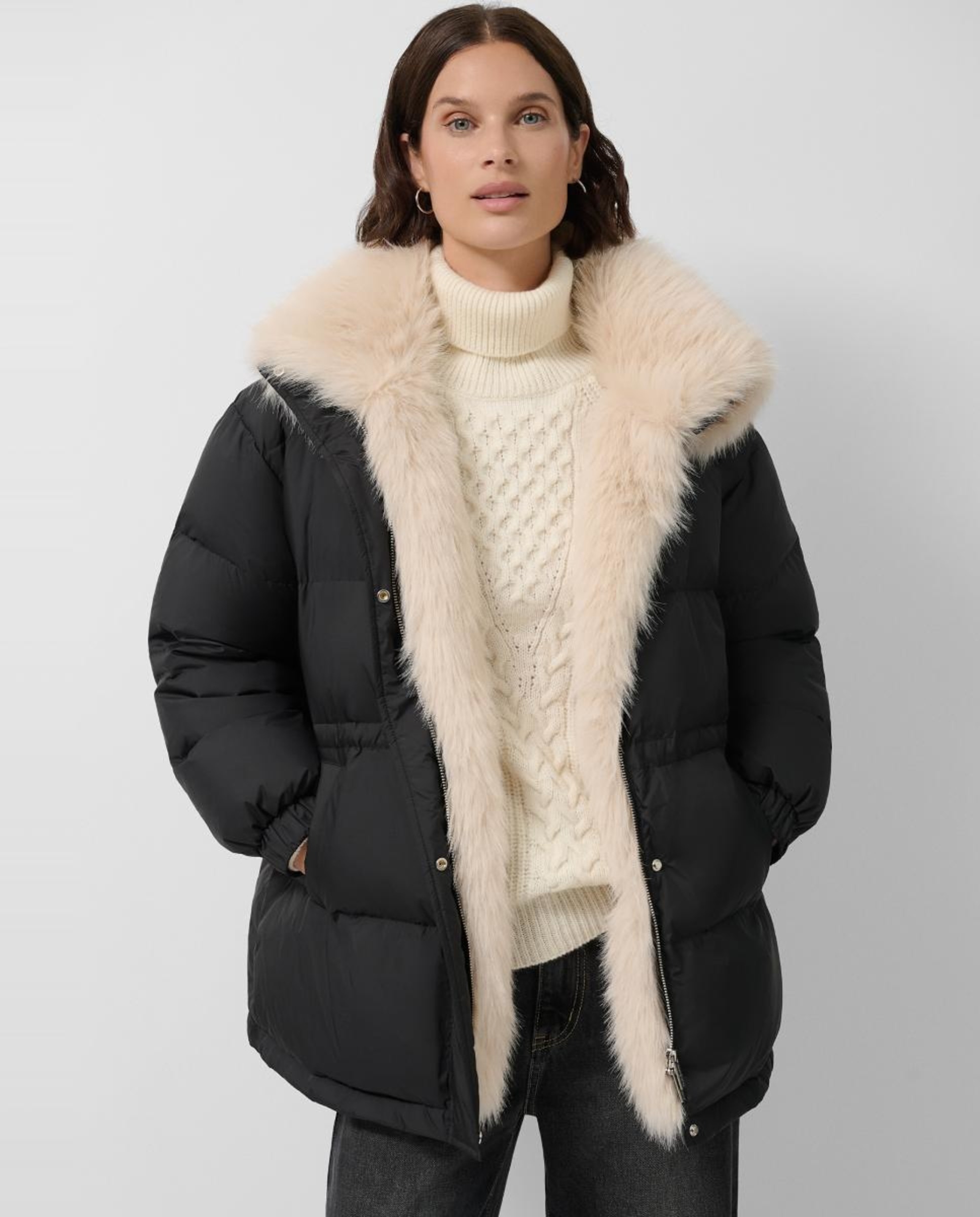 Casacão Acolchoado com Gola de Pelo Preto-2