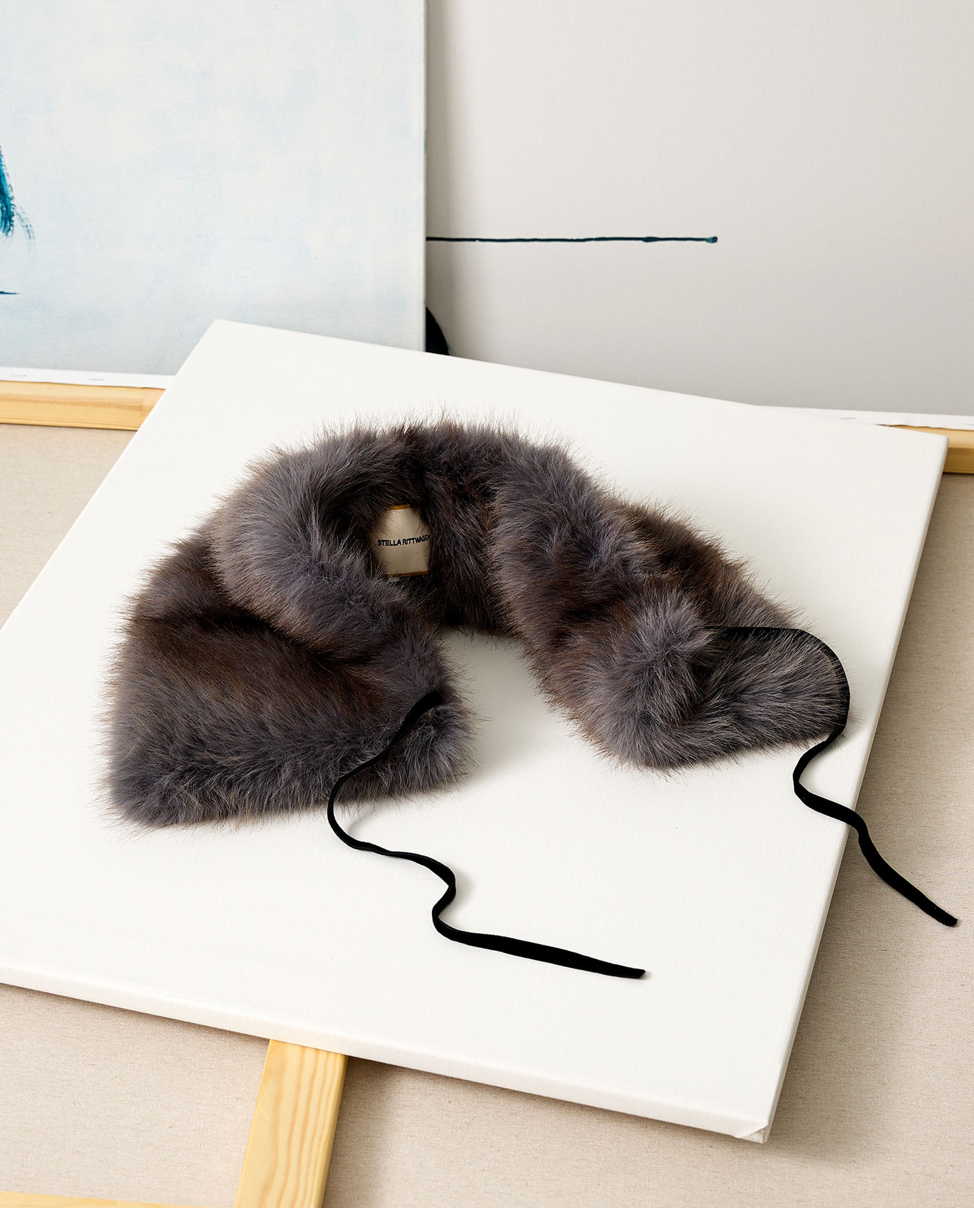 Gola Elaborada em Pelo 820 Cinzento Médio-1