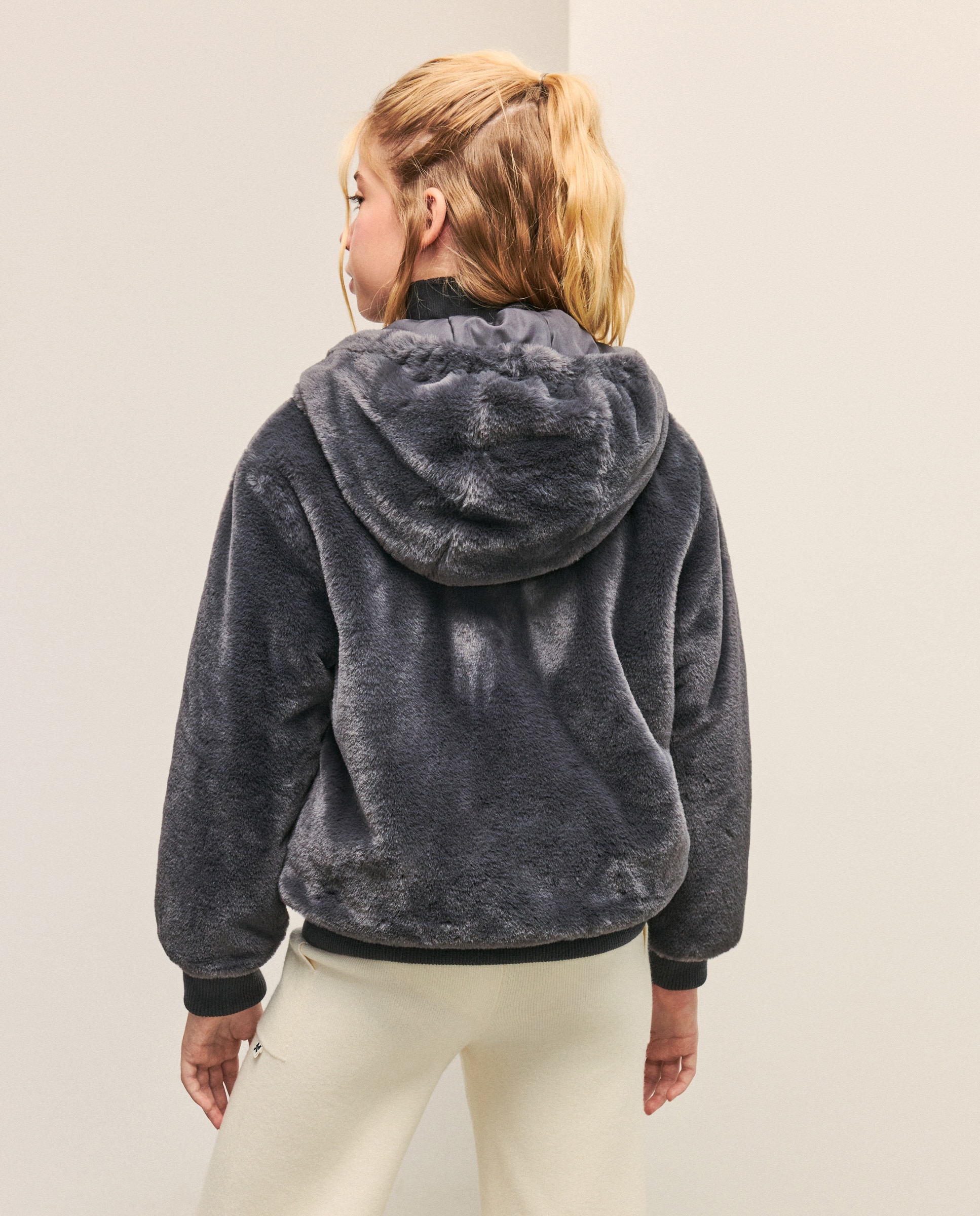 Casacão de Pelo com Capuz 830 Antracite-4