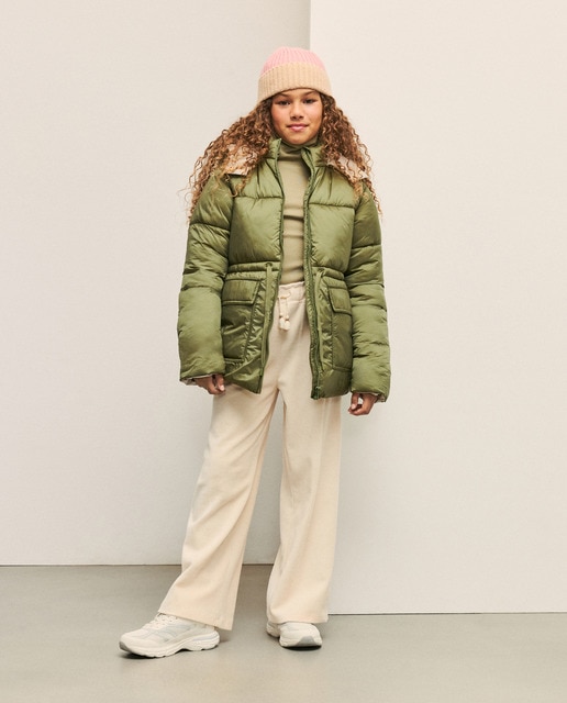 Imagen 0 de Parka acolchada de niña con vuelta en manga laminada