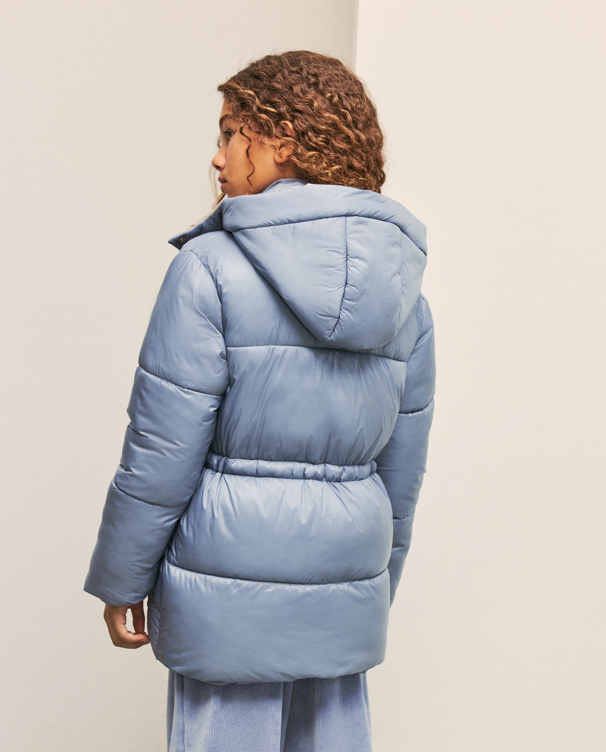 Parka Acolchoada com Dobra na Manga Laminada 410 Azul Claro-3