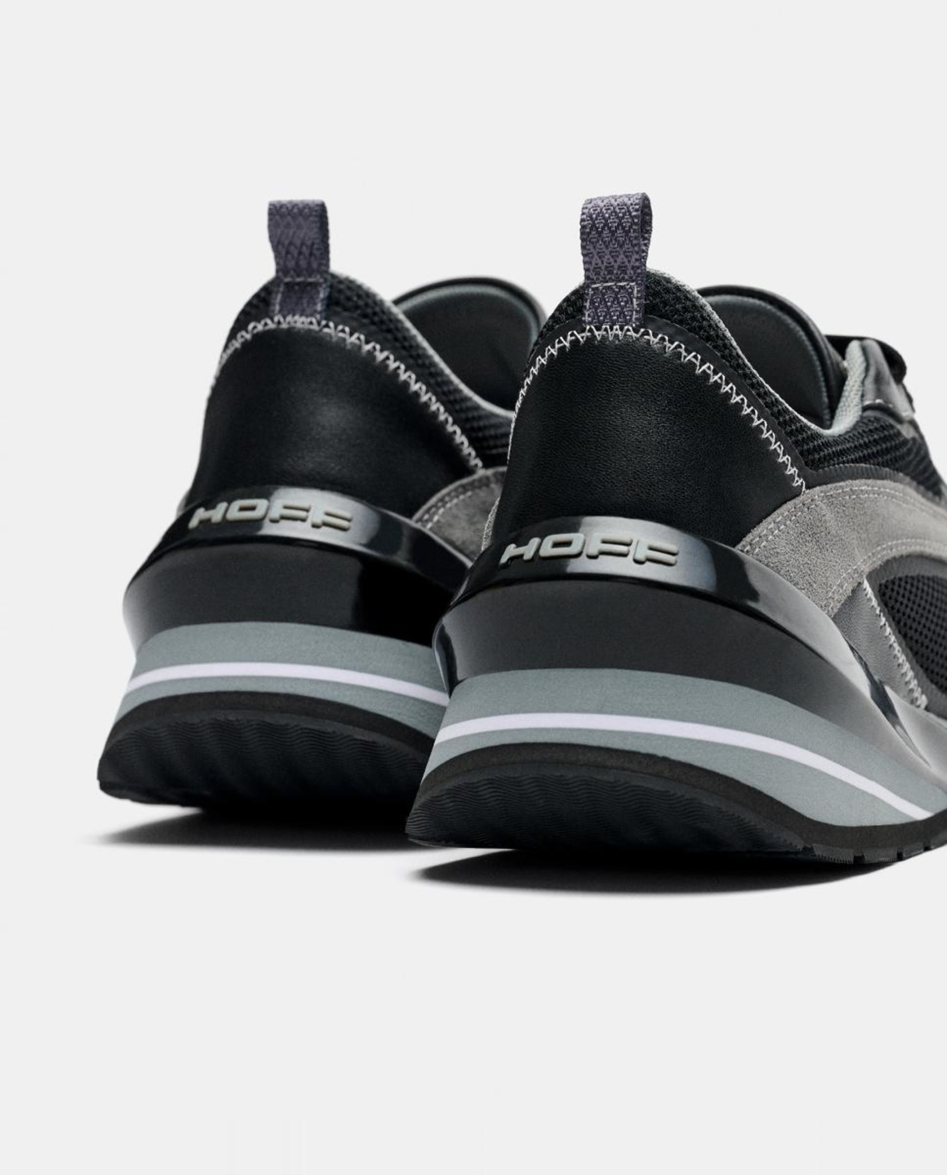 Sapatilhas em Pele com Plataforma Baixa Preto-4