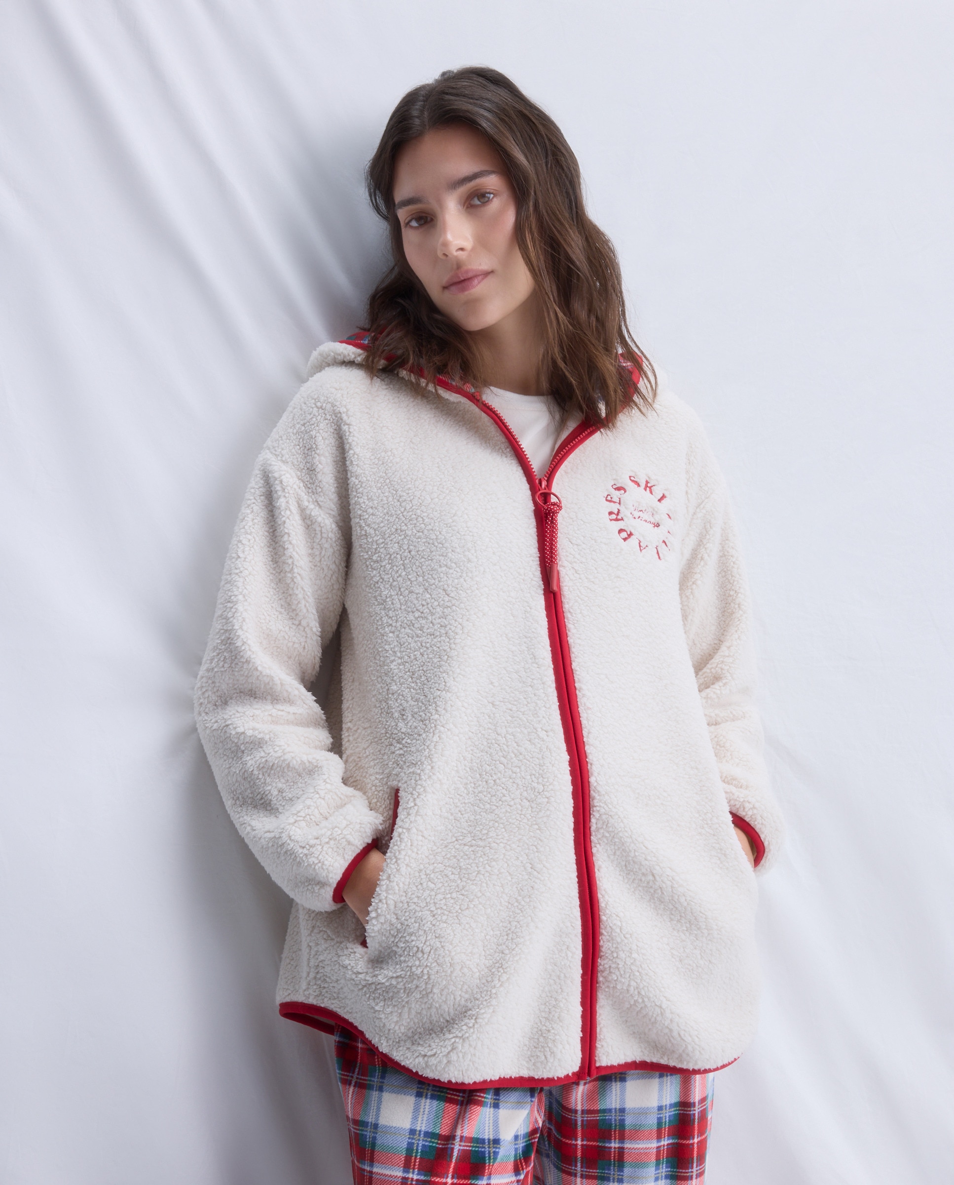 Robe com Fecho de Correr e Capuz aos Quadrados 120 Cru-1