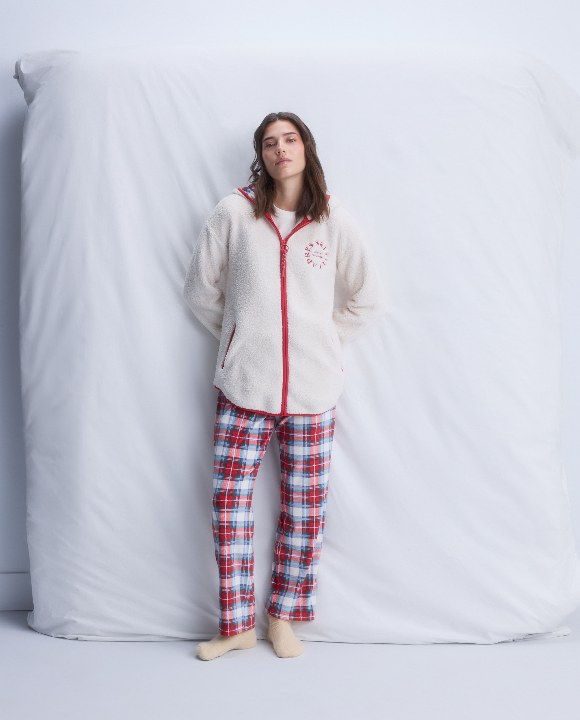 Robe com Fecho de Correr e Capuz aos Quadrados 120 Cru-2