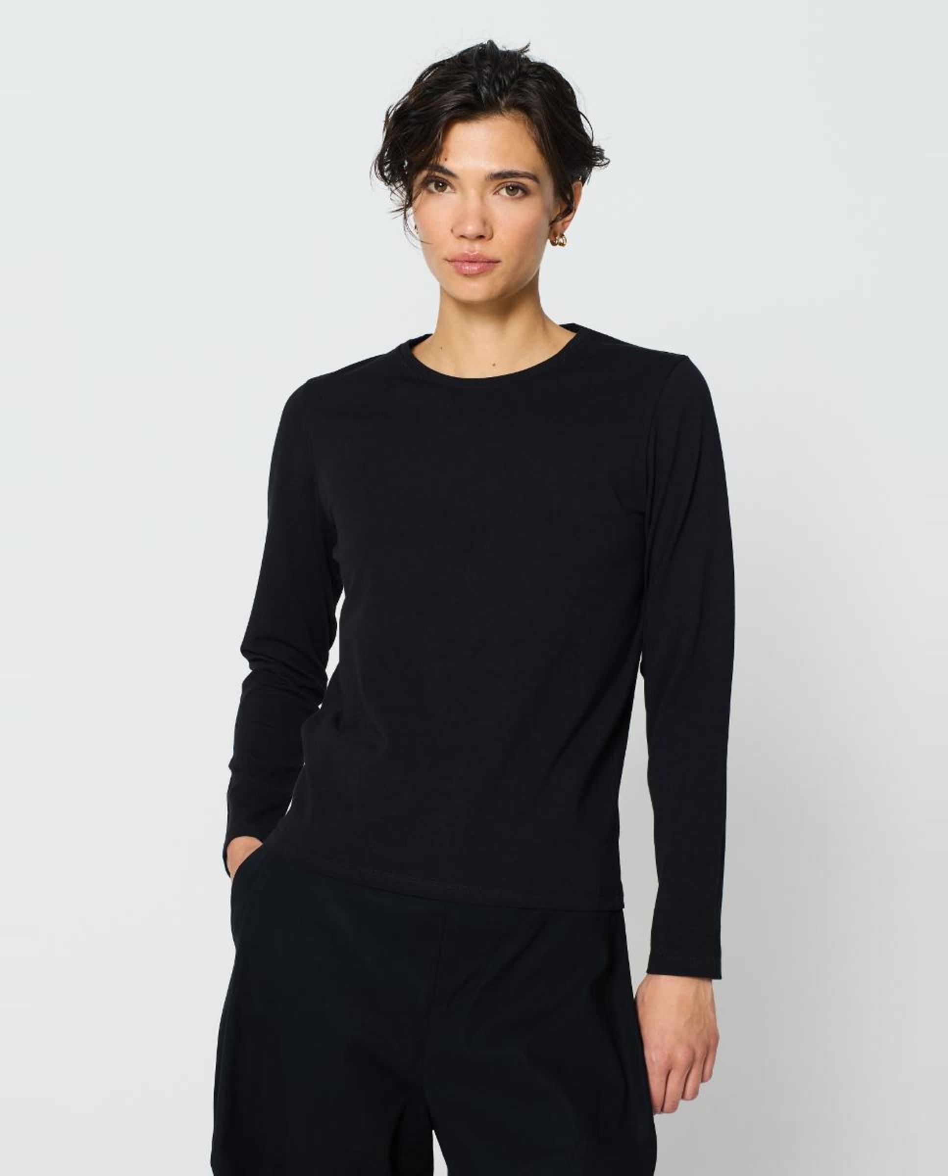 Camisola Básica com Decote Redondo e Manga Comprida Preto-1