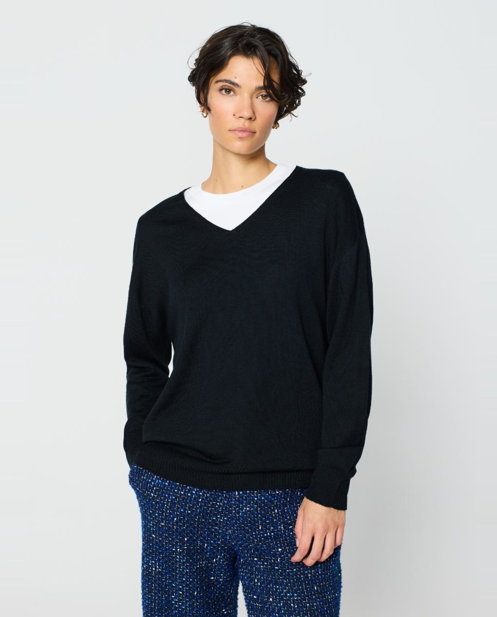 Camisola de Malha Simples e Cómoda com Decote em Bico e Manga Caída Preto-1