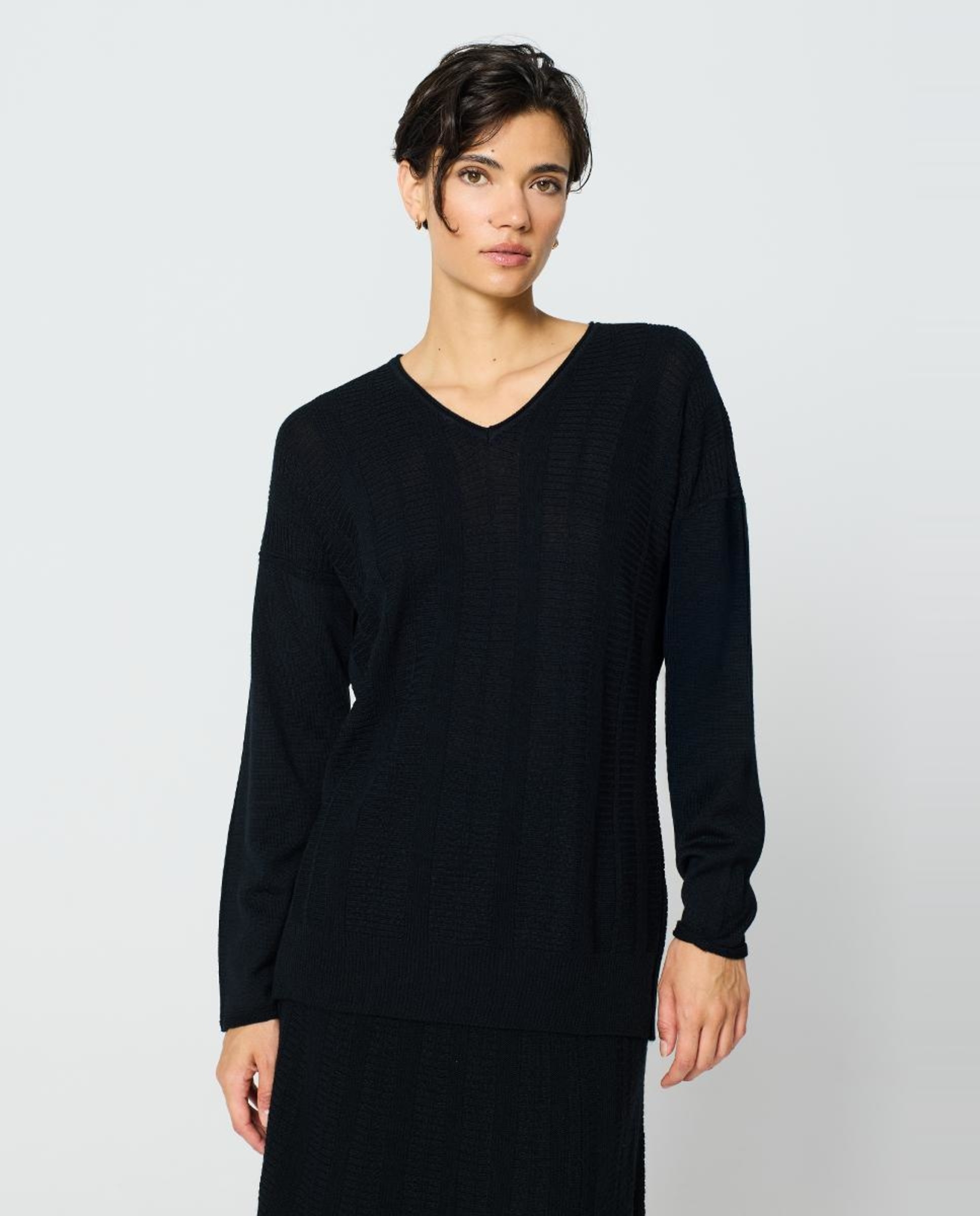 Camisola de Malha Tipo Túnica com Decote em Bico e Manga Comprida Preto-1