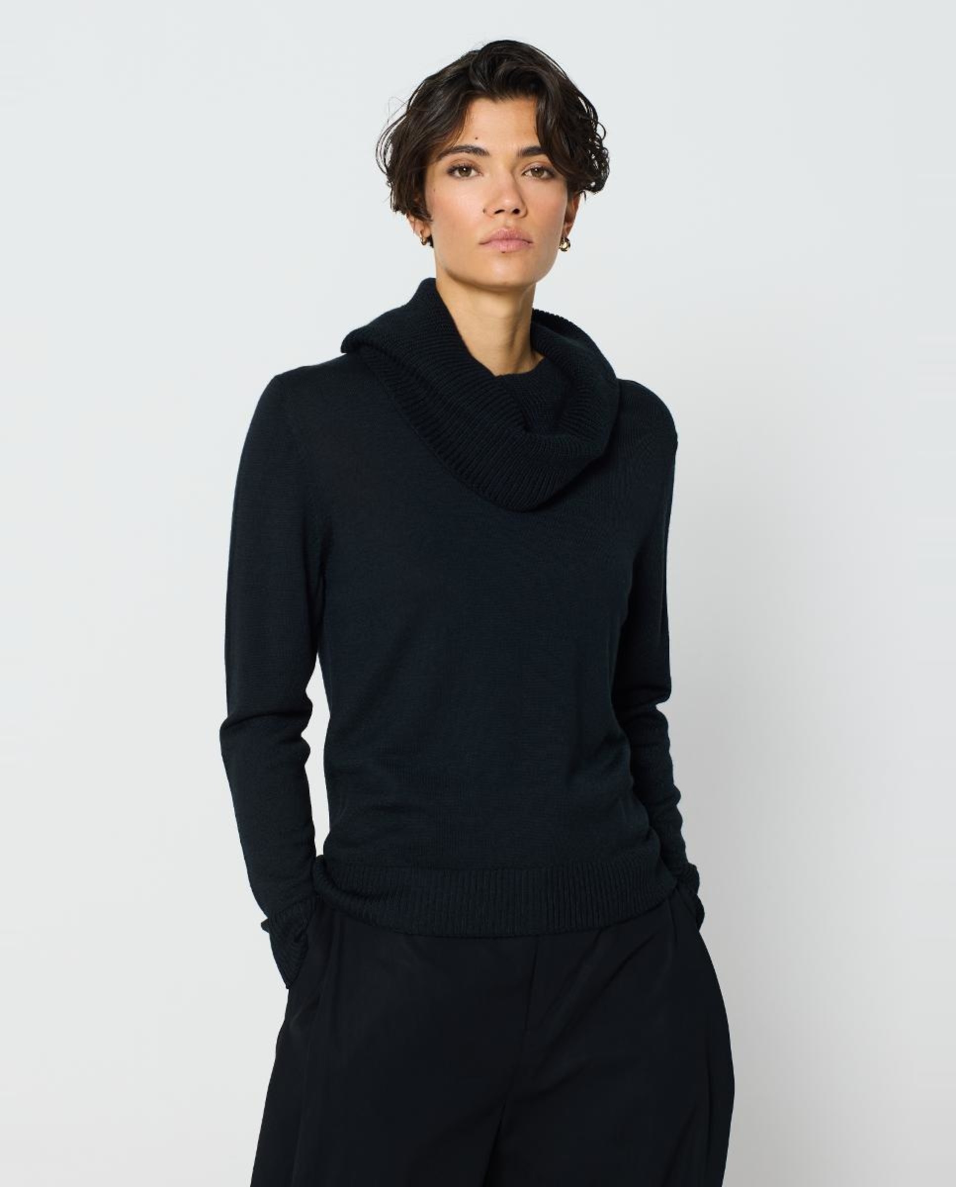 Camisola de Malha de Várias Espessuras com Gola Alta Preto-1