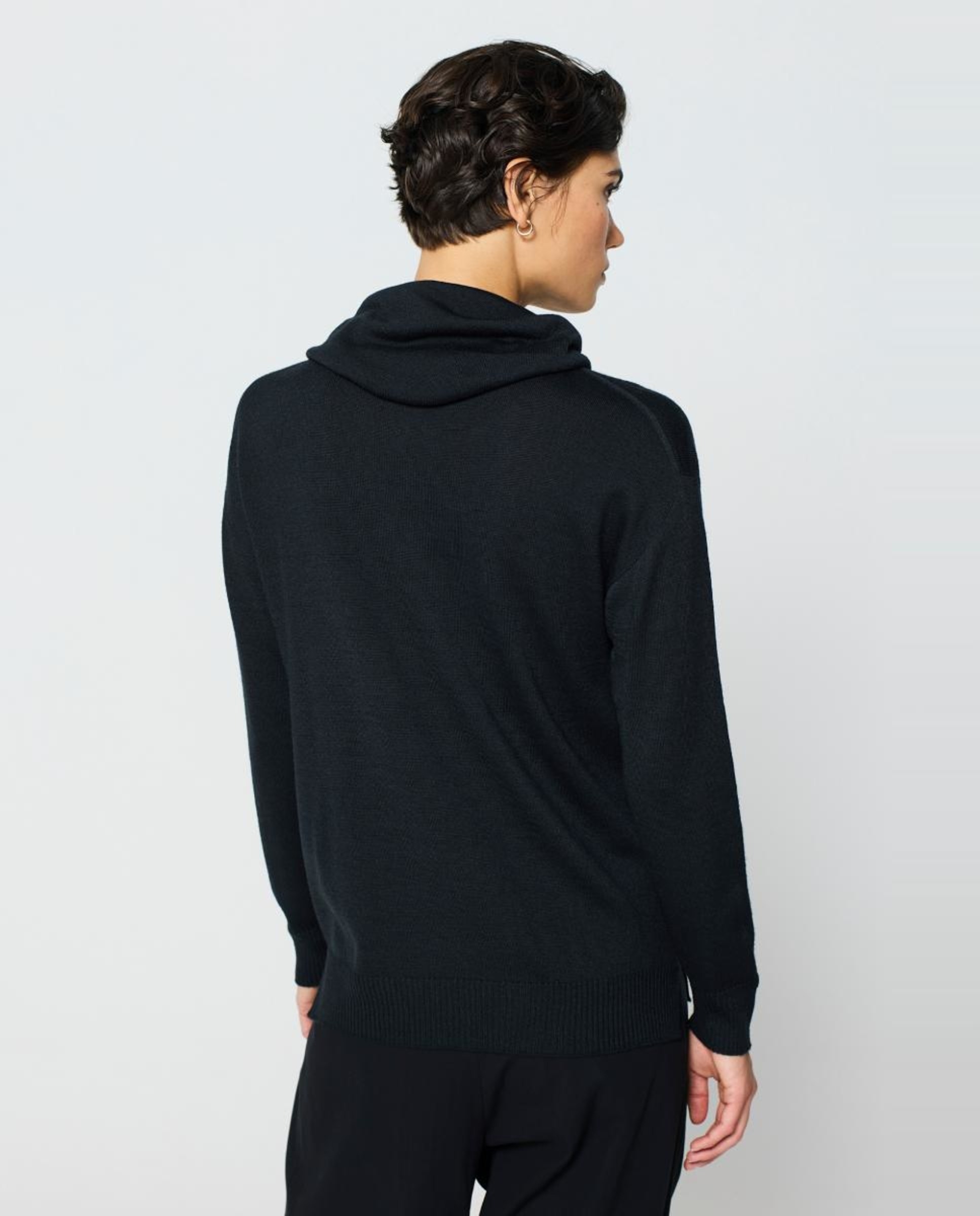 Camisola de Malha Versátil com Gola Larga Preto-2