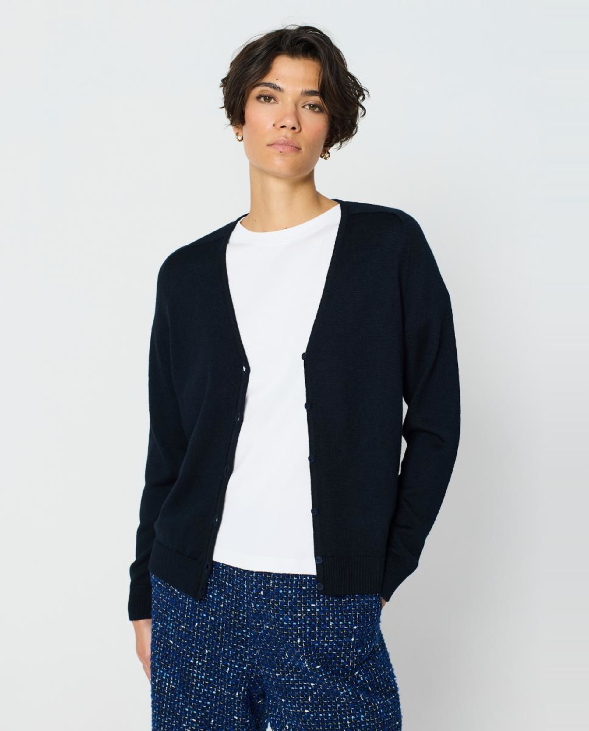 Casaco Básico com Decote em Bico Preto-1