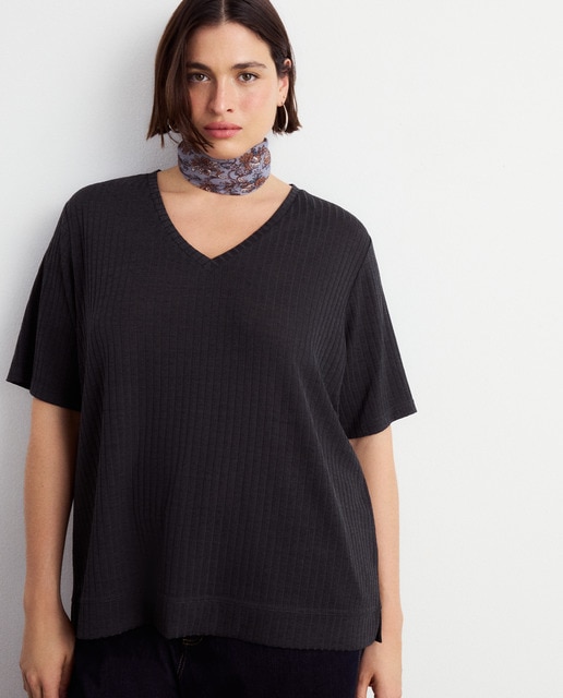 Imagen 0 de Camiseta de mujer con cuello pico y manga corta