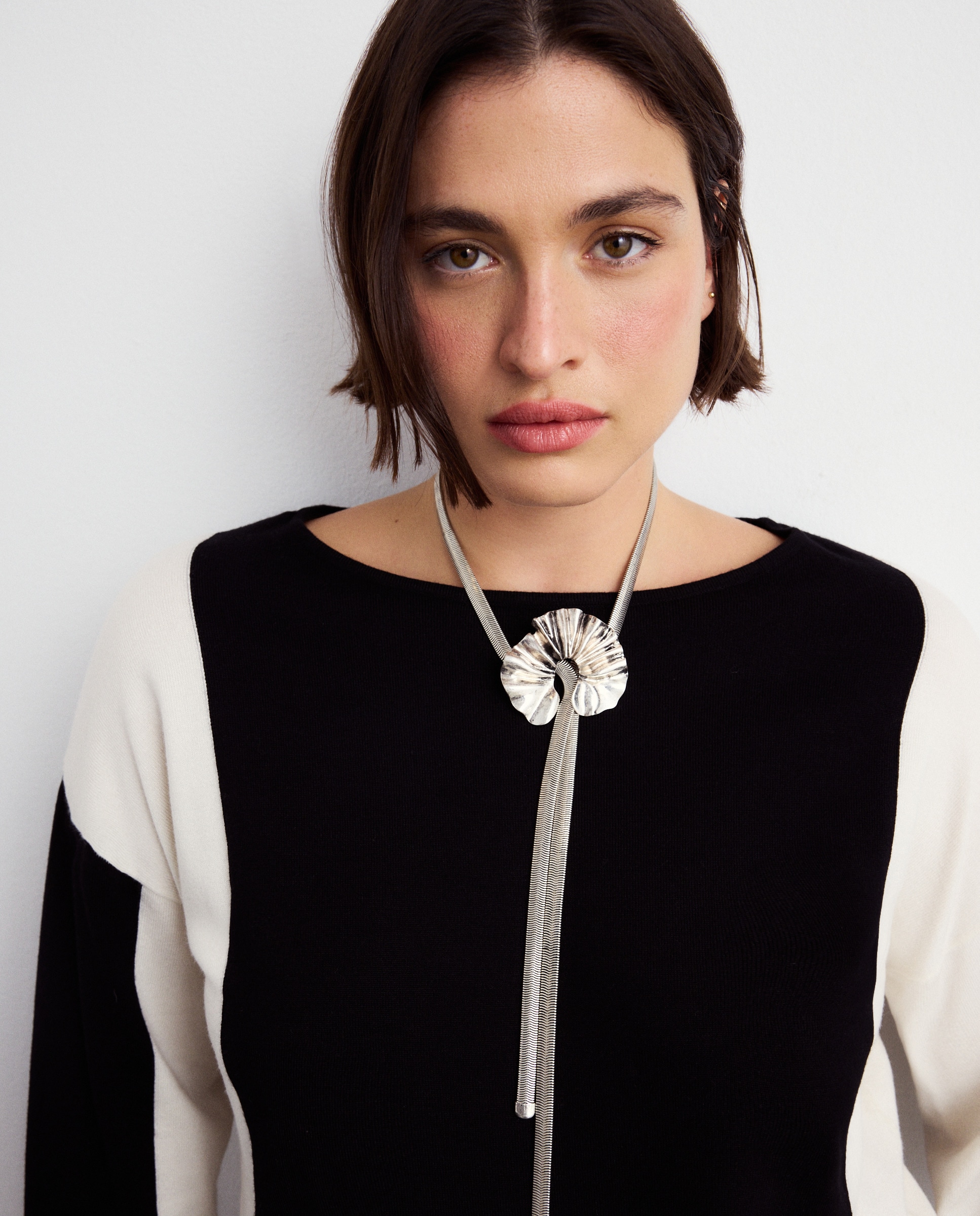 Camisola de Malha com Manga Comprida e Decote Redondo Preto-2