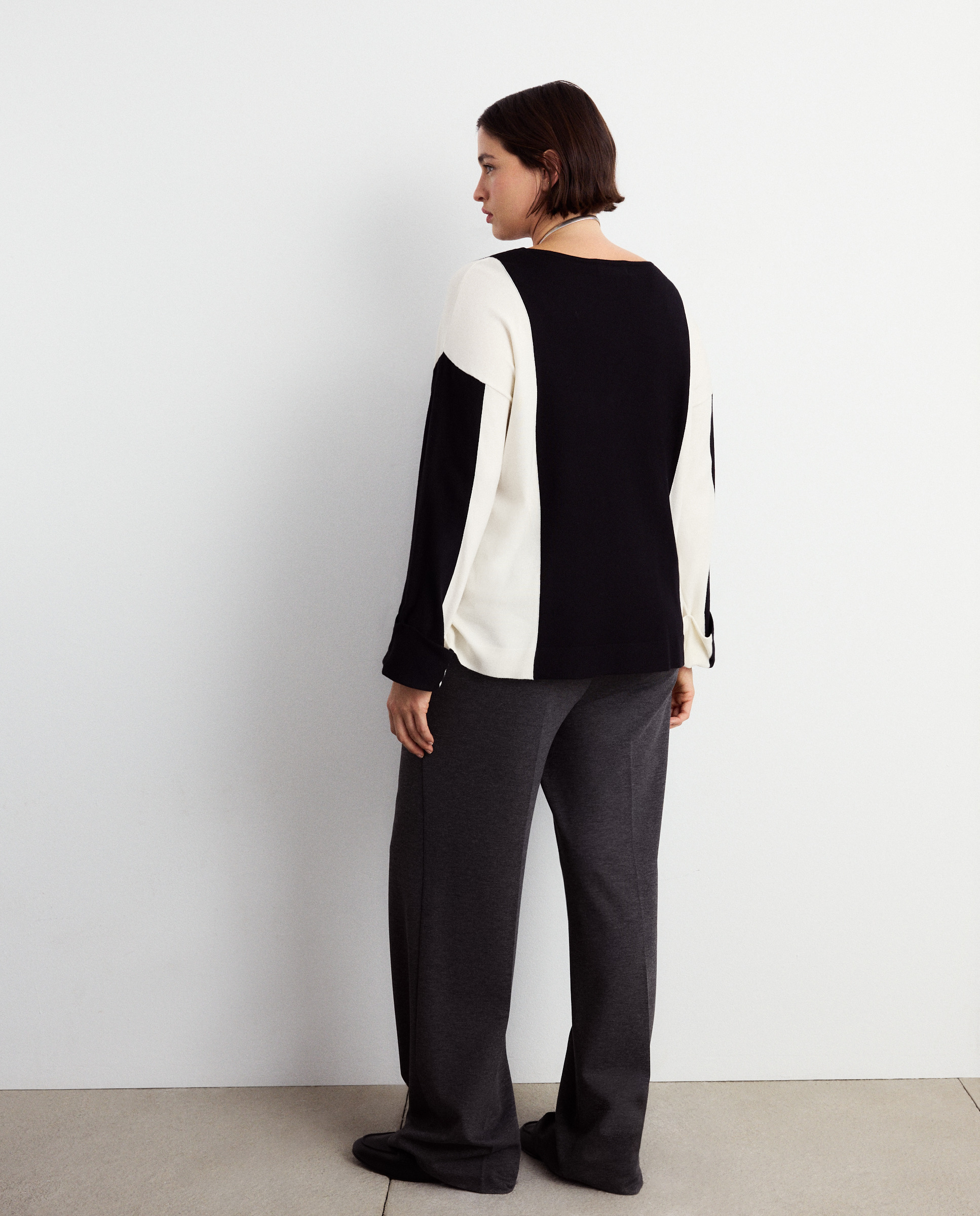 Camisola de Malha com Manga Comprida e Decote Redondo Preto-3