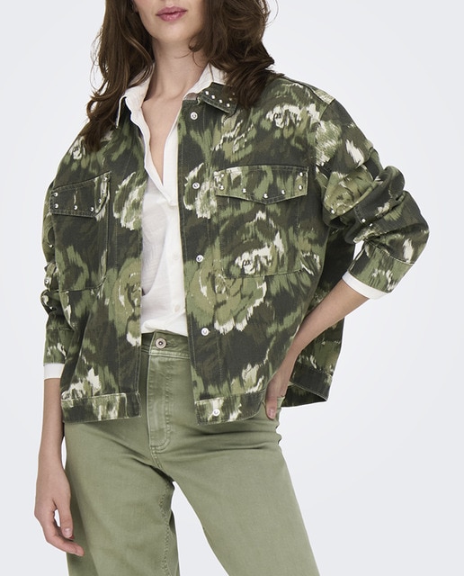 Imagen 0 de Chaqueta de mujer estilo camuflaje