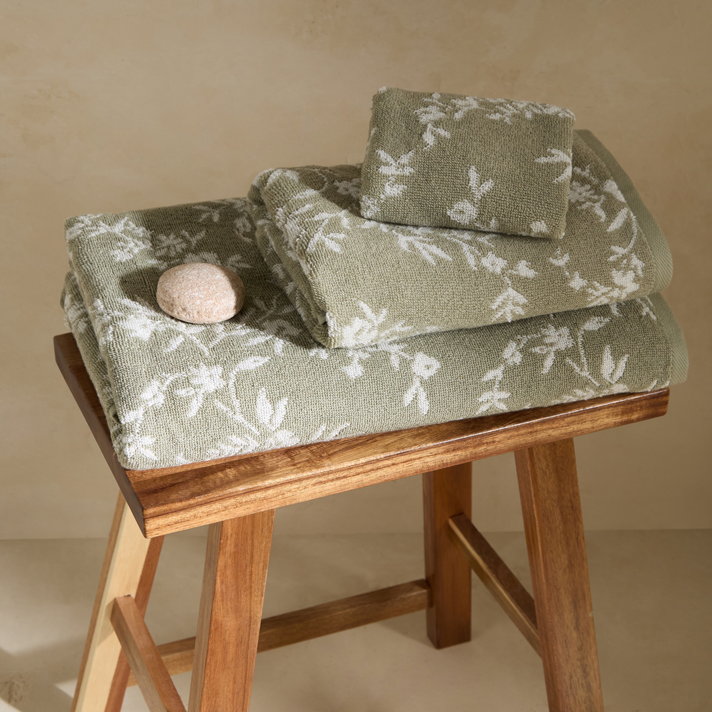 Toalla de baño algodón 480 gr/m2 Blom Verde-1