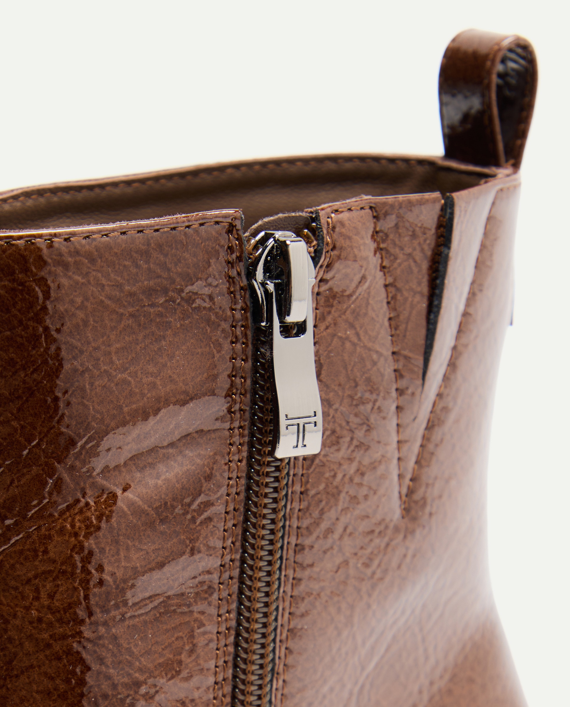 Botins Lisos de Tacão com Verniz Castanho-5