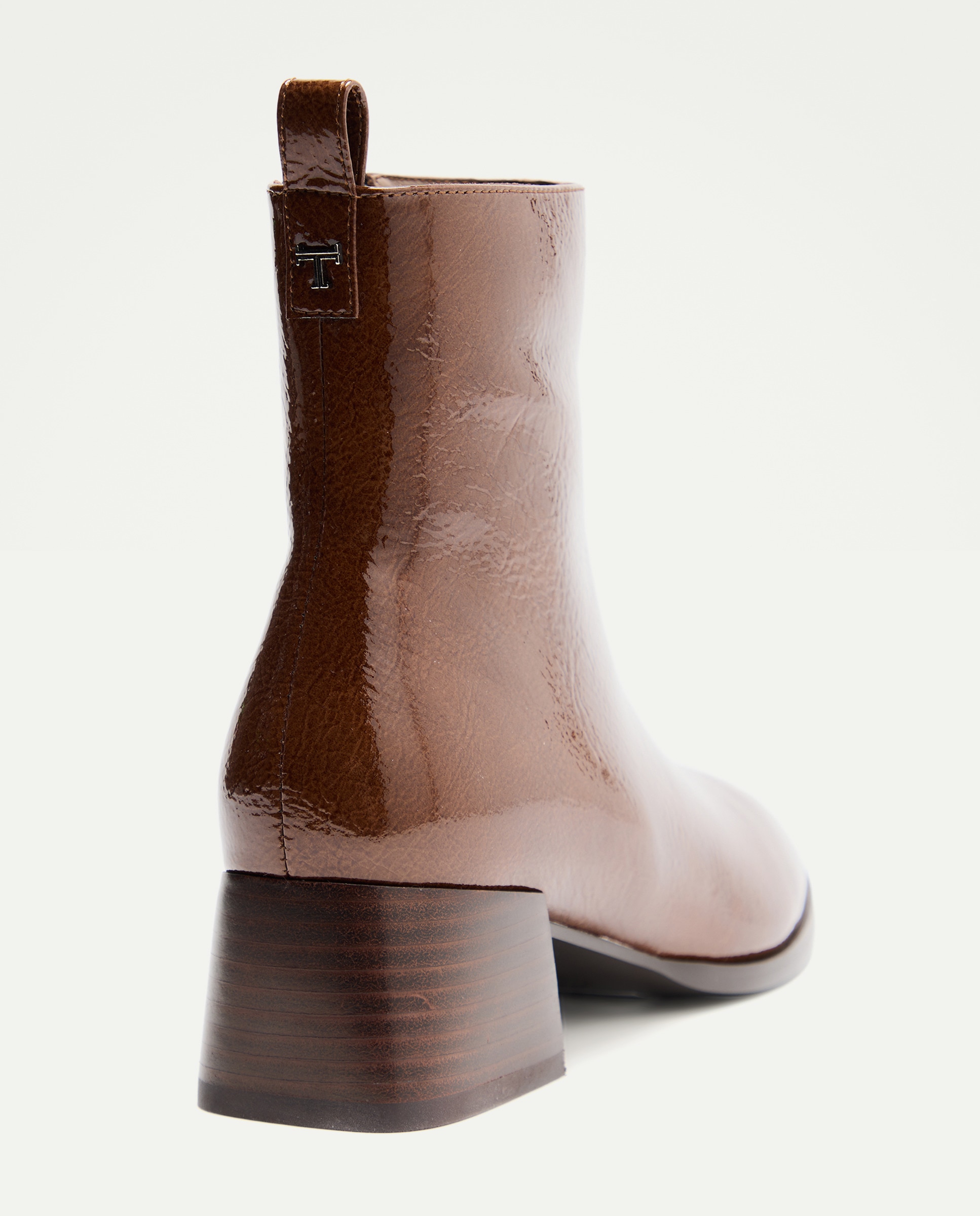 Botins Lisos de Tacão com Verniz Castanho-3