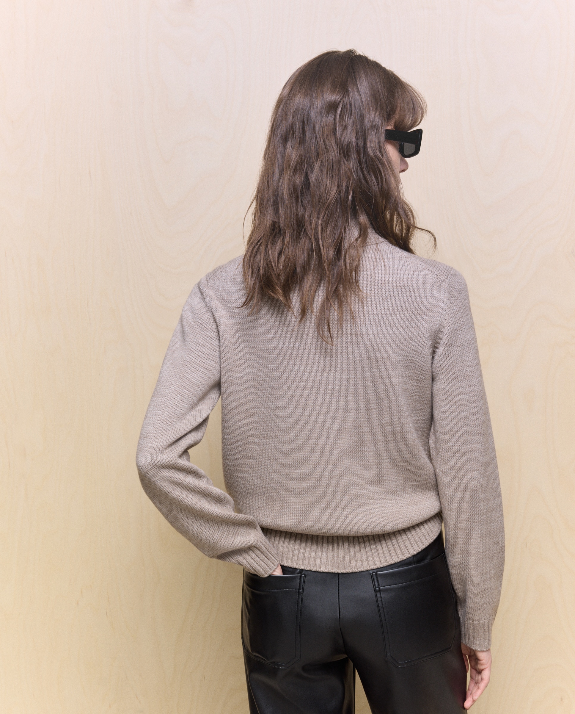 Camisola de Malha Lisa com Gola Alta Castanho-4