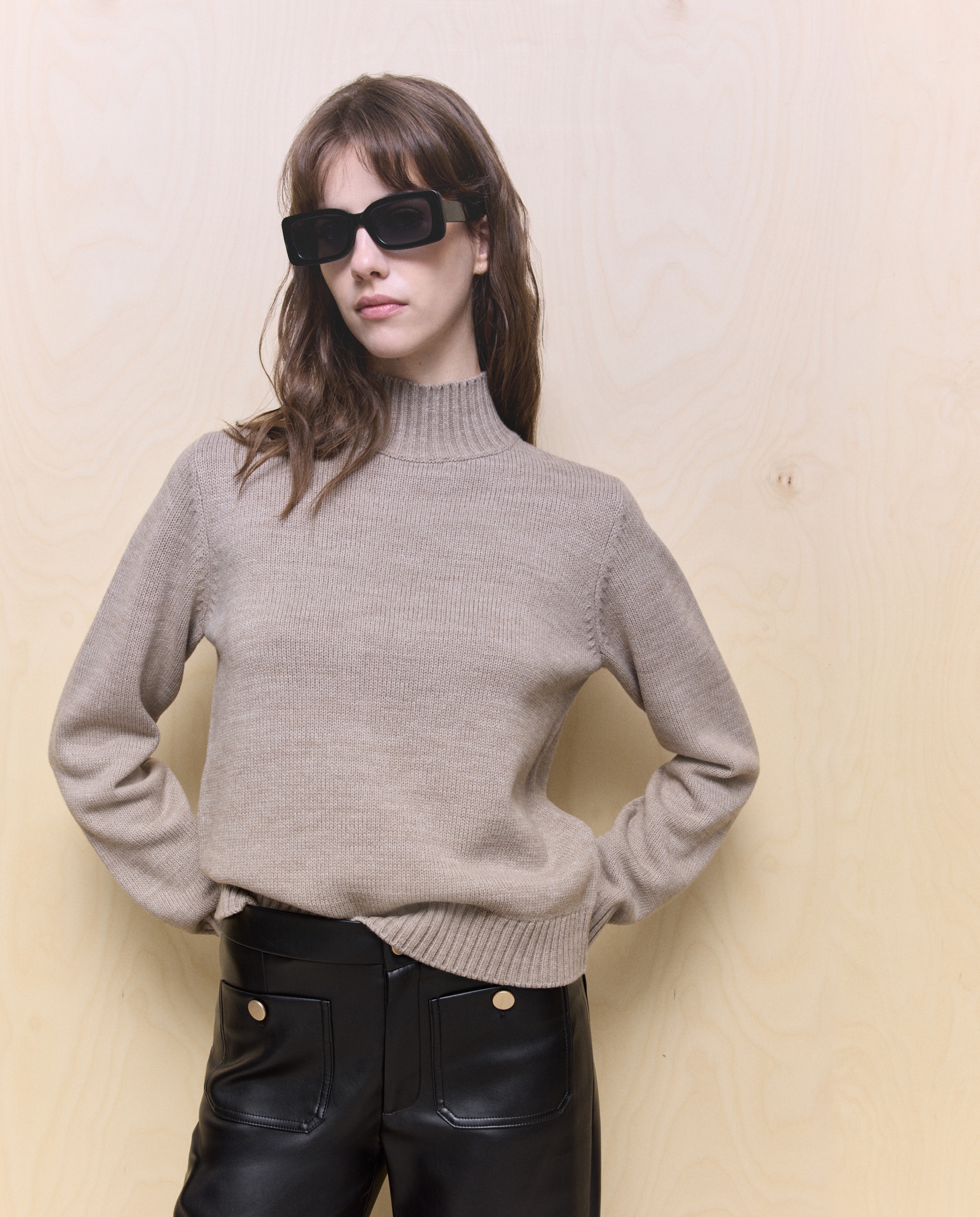 Camisola de Malha Lisa com Gola Alta Castanho-3