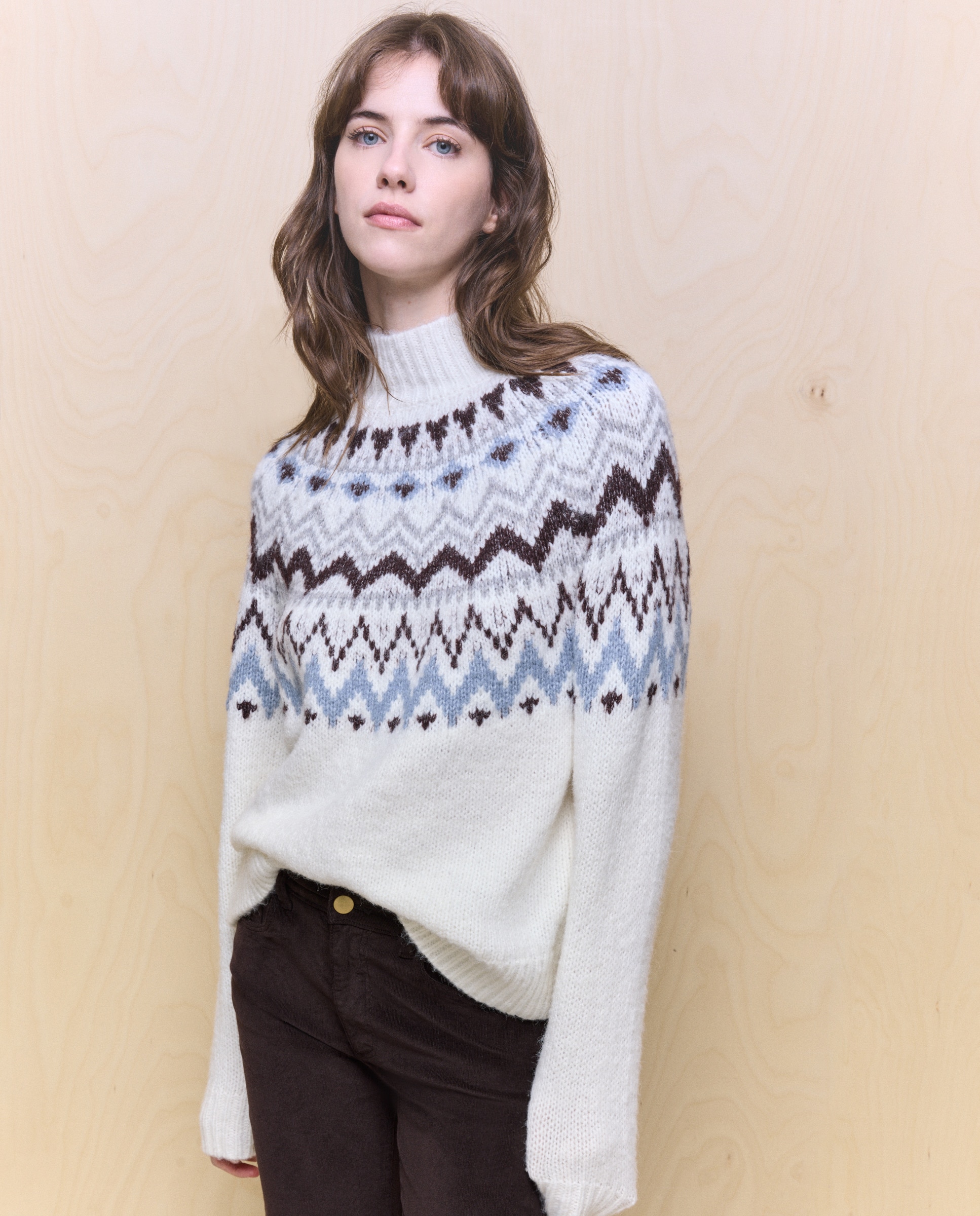 Camisola de Malha com Meia Gola com Rebordo Decorativo Branco-1